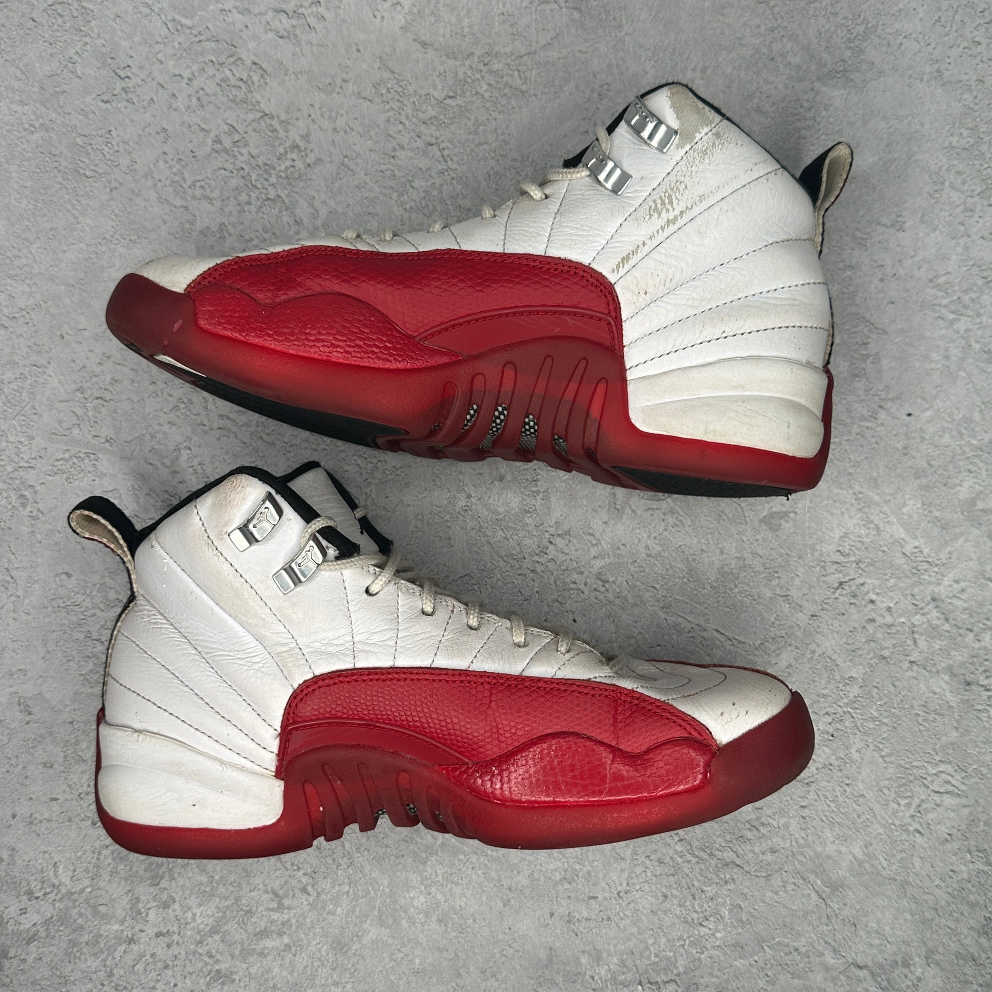 Jordan 12 Retro Cherry (2023) (GS) *pre-owned* SIZE 5Y