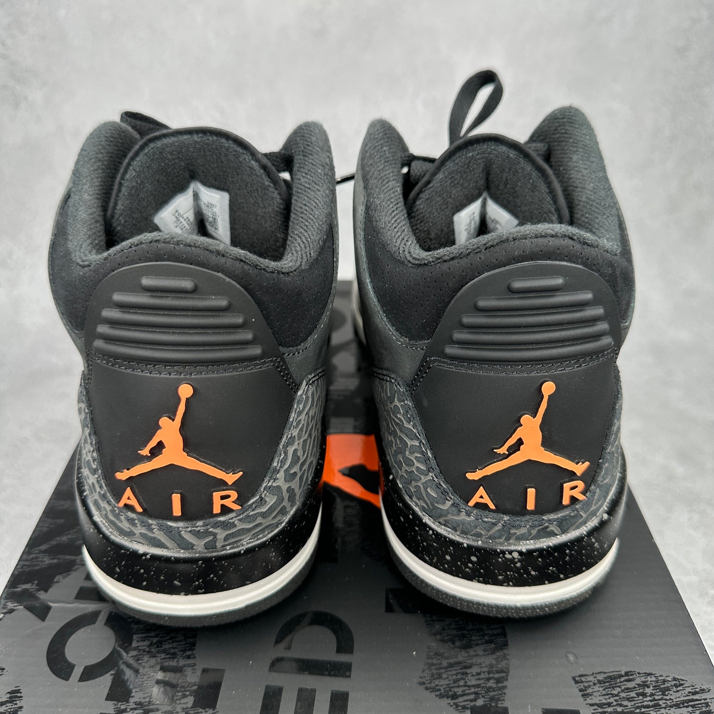 Jordan 3 Retro Fear Pack (2023) *pre-owned* SIZE 10