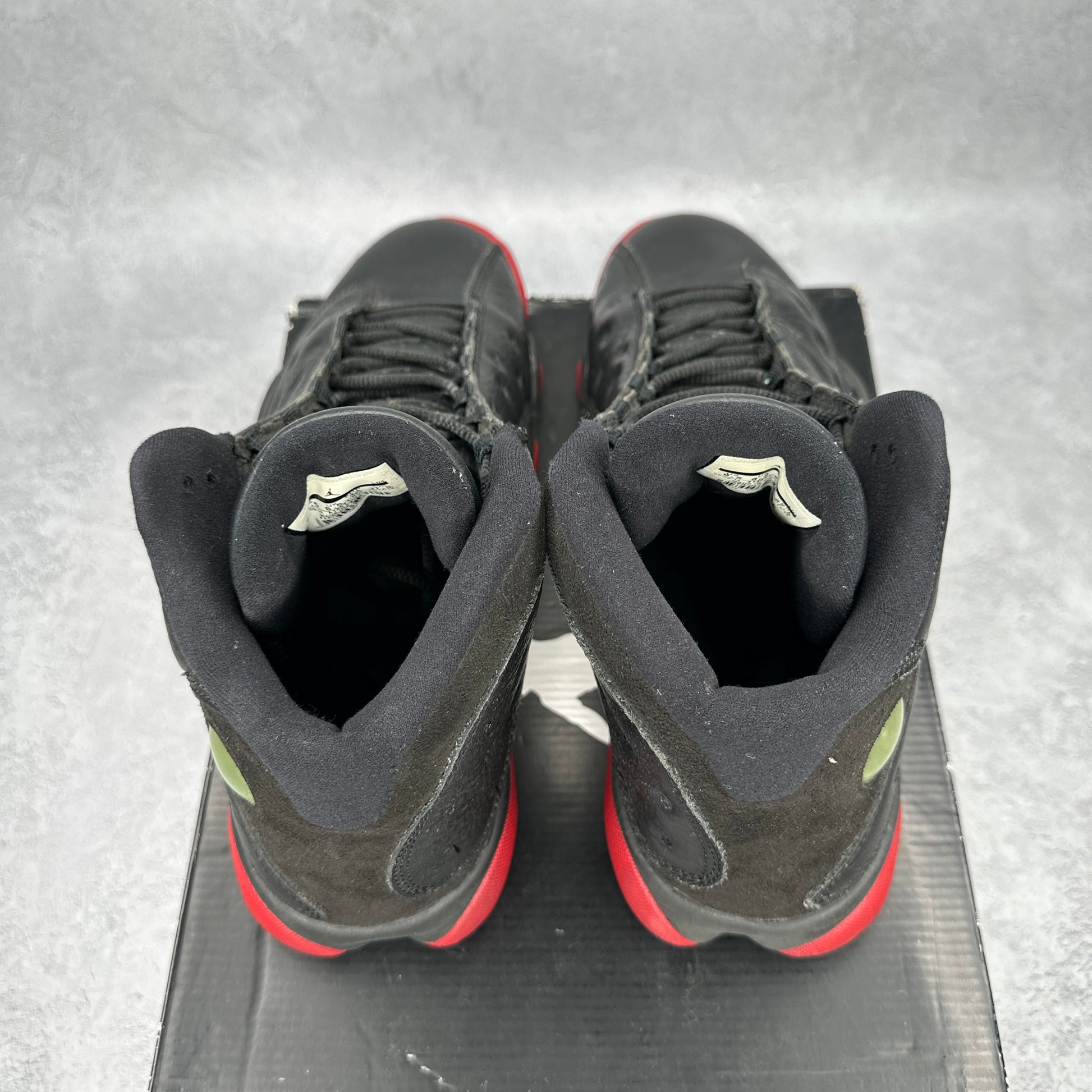 Jordan 13 Retro Dirty Bred *pre-owned* SIZE 9.5