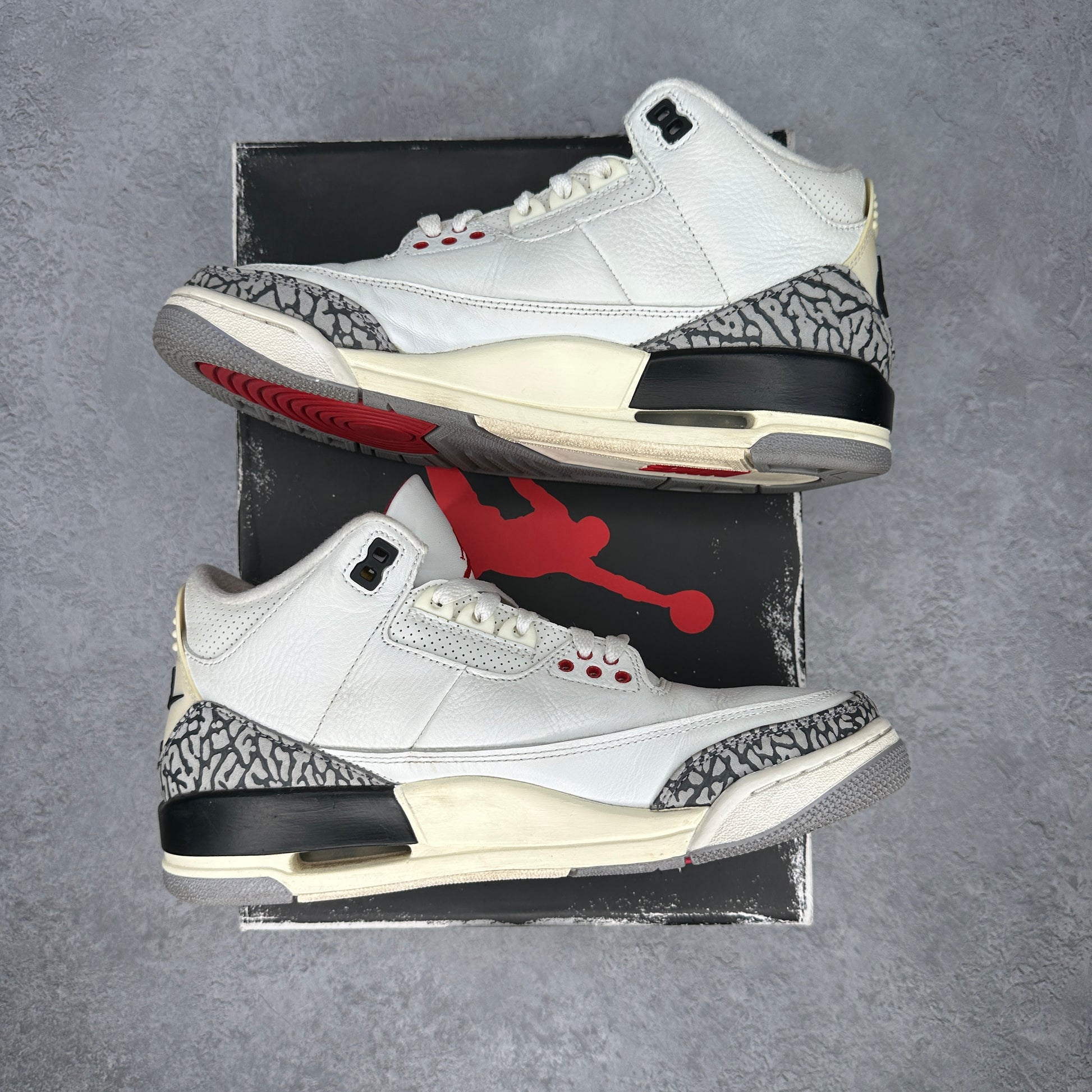 Jordan 3 Retro White Cement Reimagined *pre-owned* SIZE 8