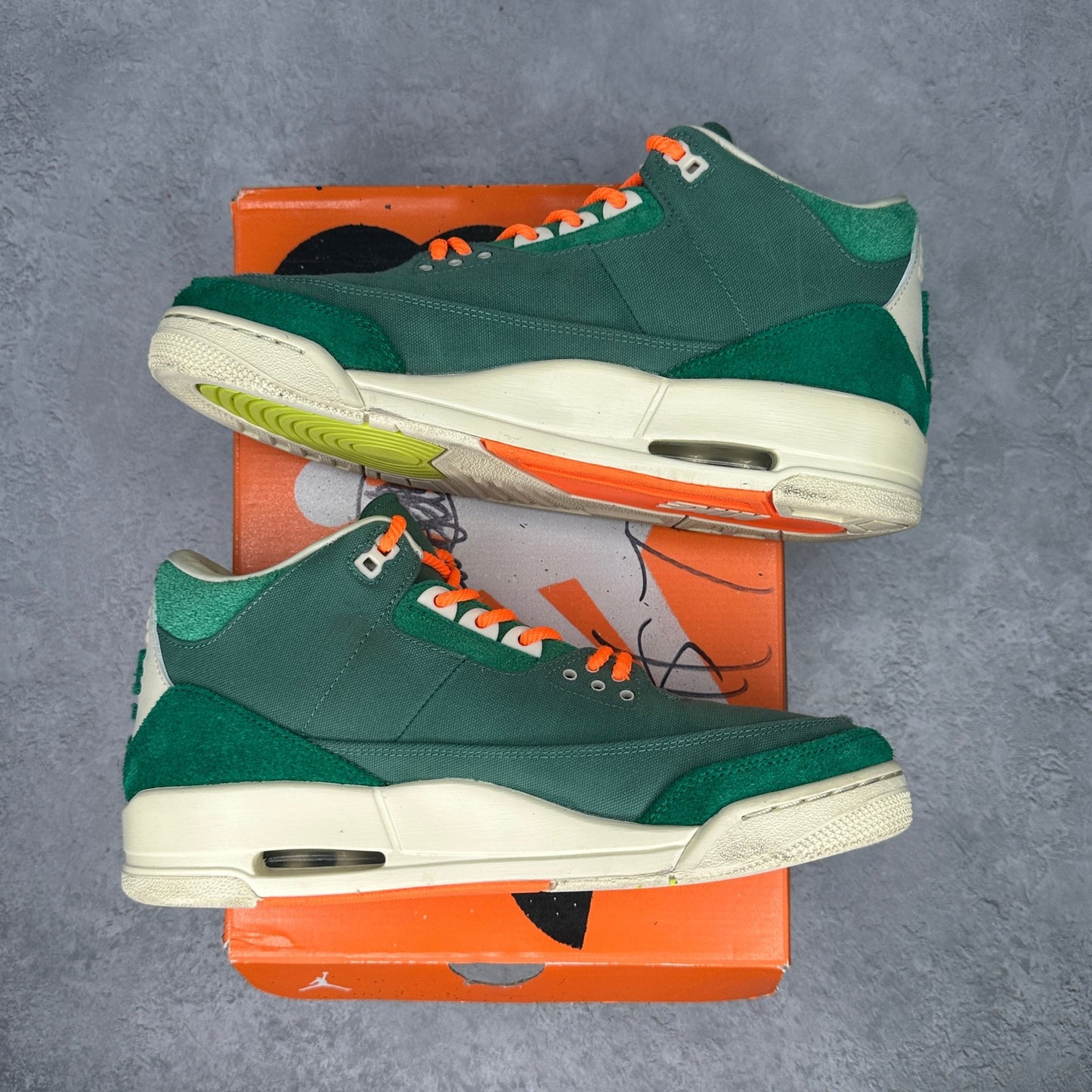 Jordan 3 Retro SP Nina Chanel Abney Bicoastal (Women's) *pre - owned* SIZE 10M/11.5W - Kicks Collective PA - Jordan - FZ7974 - 300 - Women's Shoes - 10M/11.5W - Pre - Owned