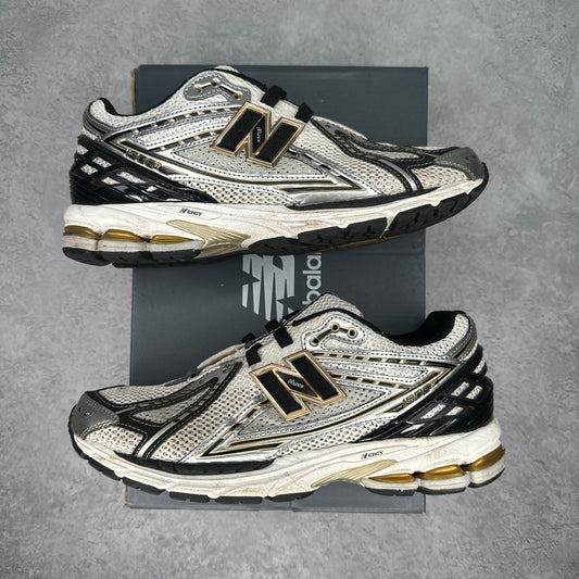 New Balance 1906R White Metallic Gold *pre-owned* SIZE 9