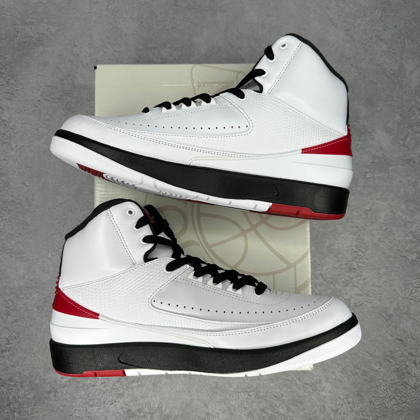Jordan 2 Retro OG Chicago (2022)