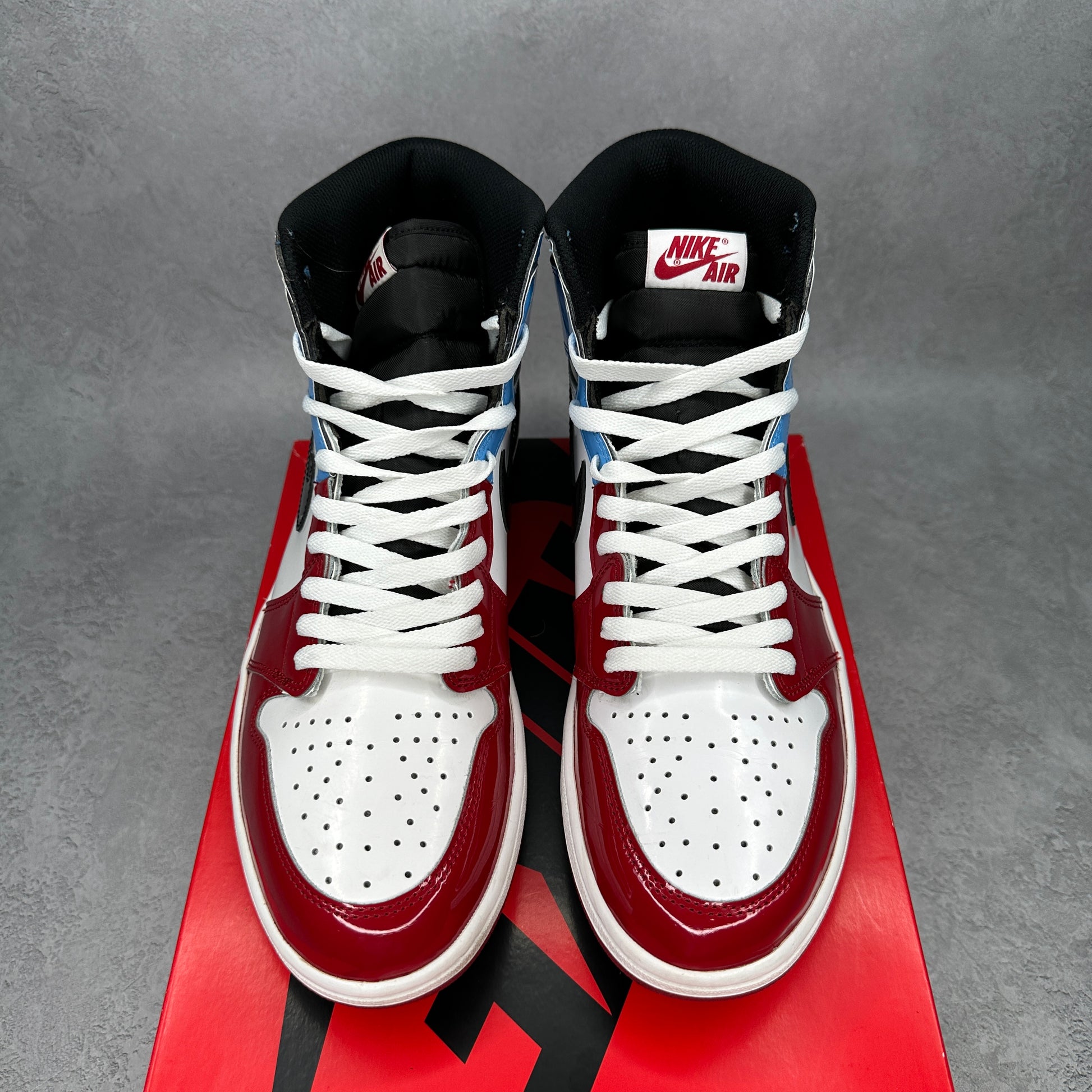 Jordan 1 Retro High Fearless UNC Chicago *pre-owned* SIZE 11.5