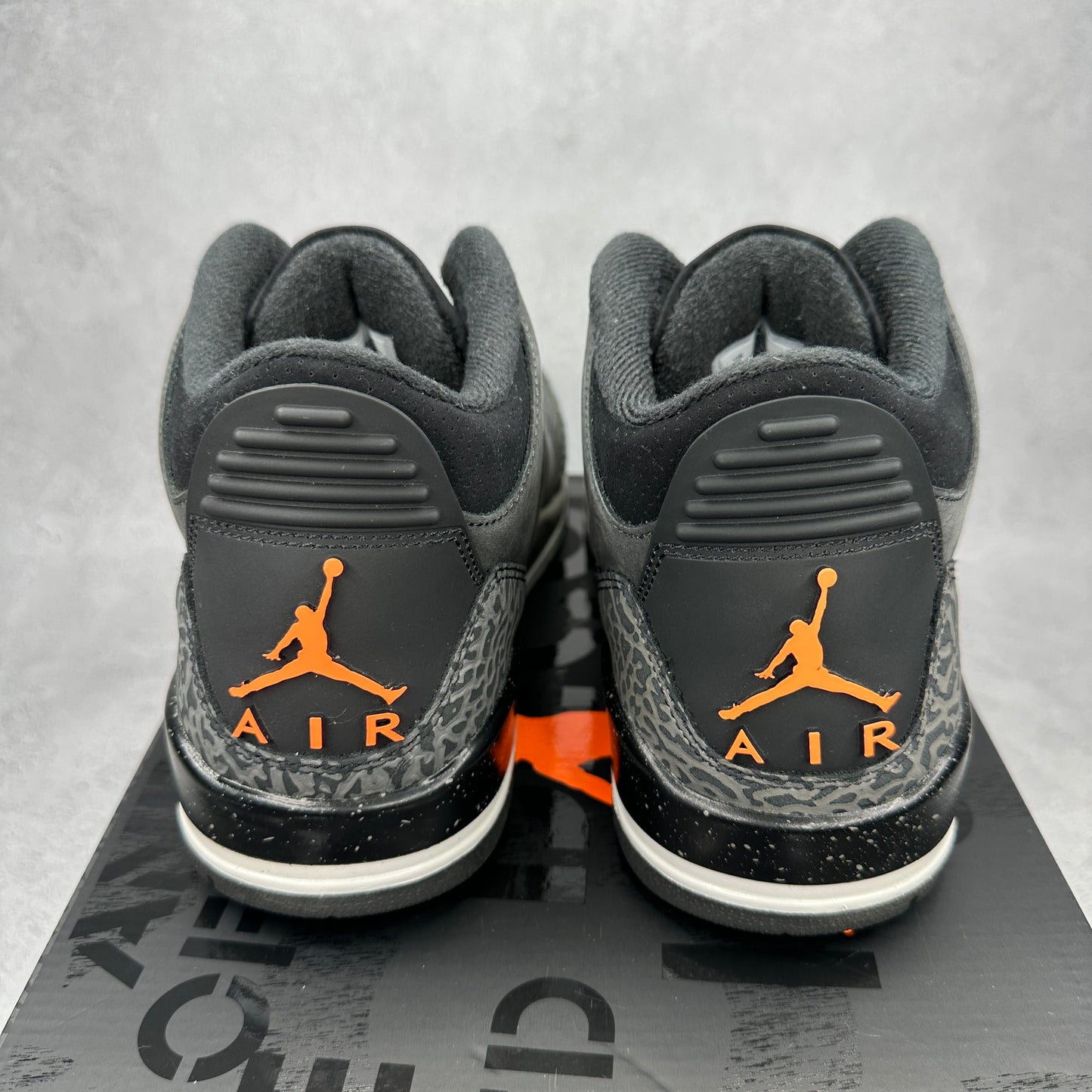 Jordan 3 Retro Fear Pack (2023) VNDS *pre-owned* SIZE 9