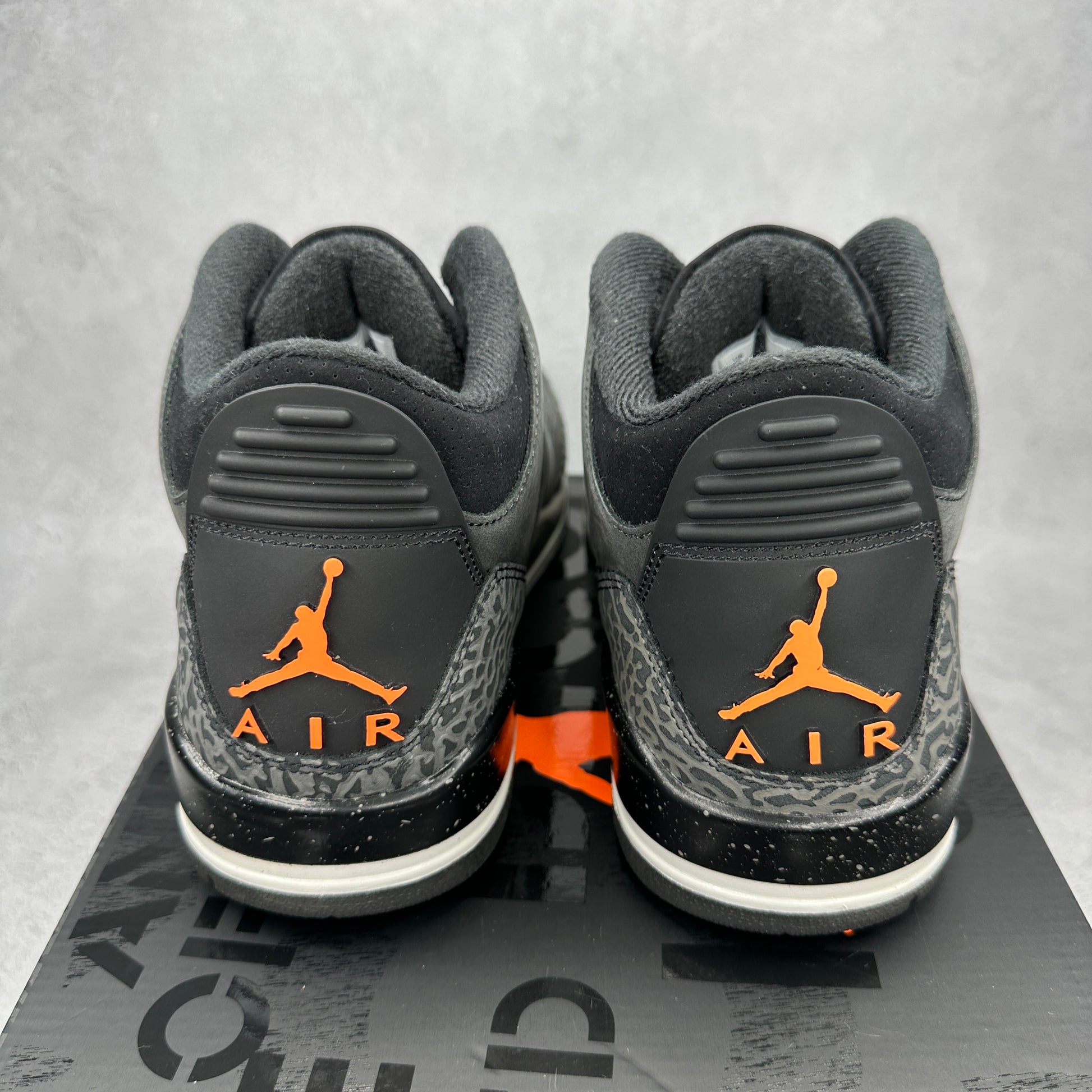 Jordan 3 Retro Fear Pack (2023) VNDS *pre-owned* SIZE 9