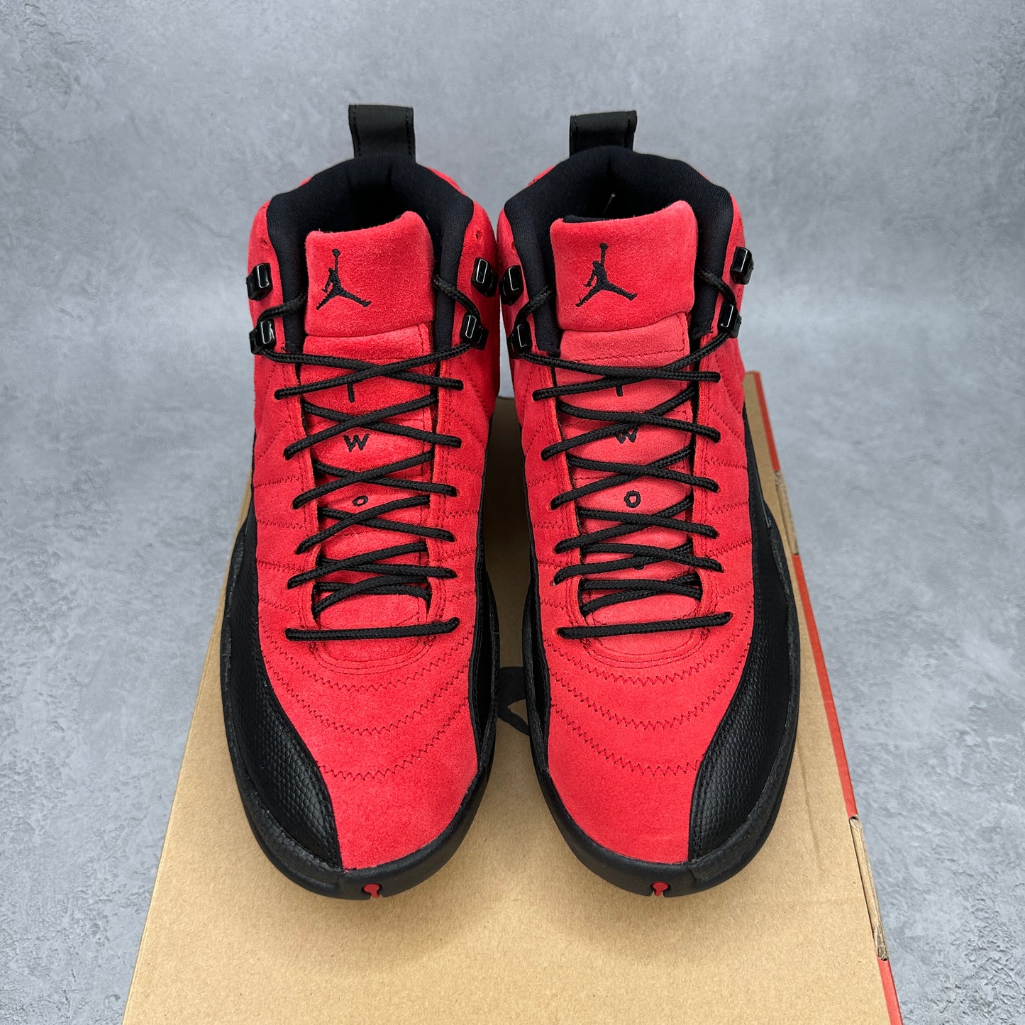 Jordan 12 Retro Reverse Flu Game *pre-owned* SIZE 9