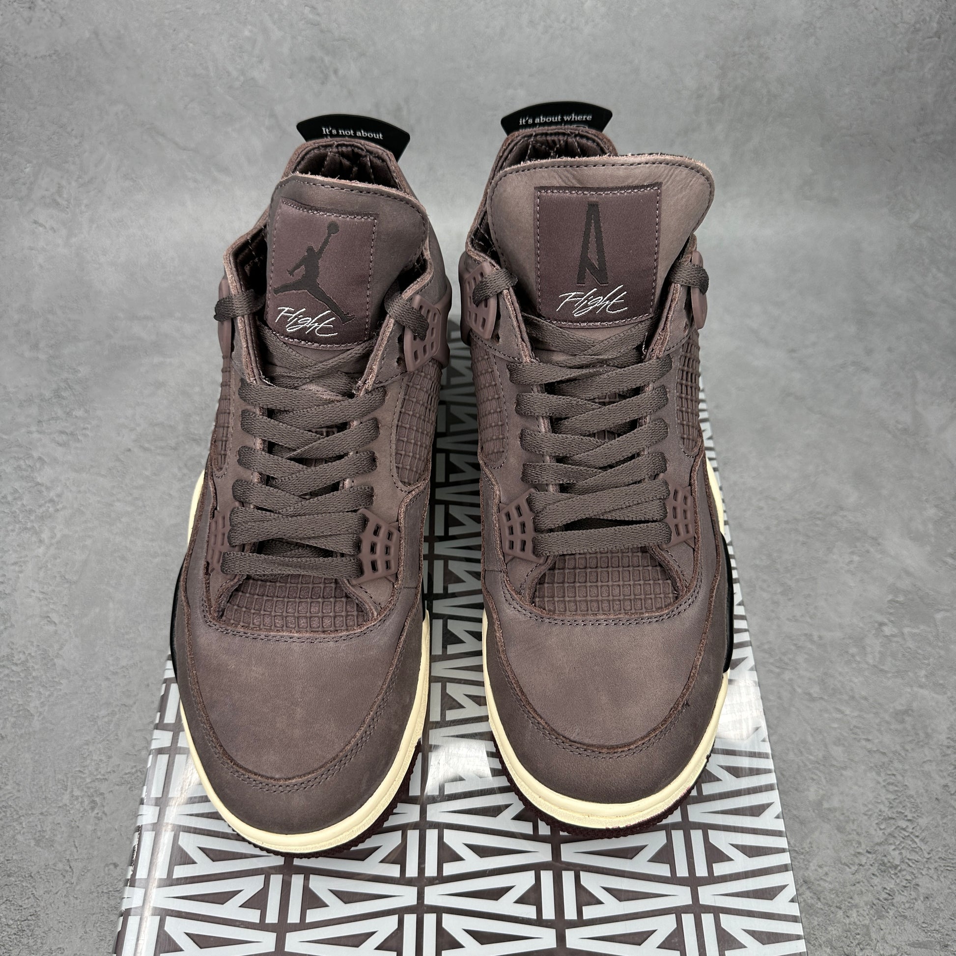 Jordan 4 Retro SP A Ma Maniére Violet Ore VNDS *pre-owned* SIZE 9