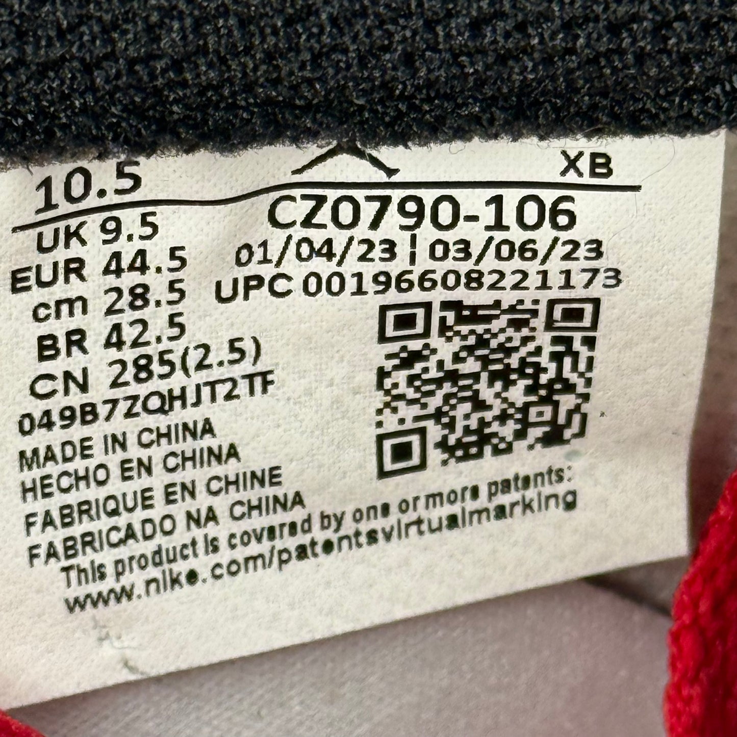 Jordan 1 Retro Low OG Black Toe (2023)