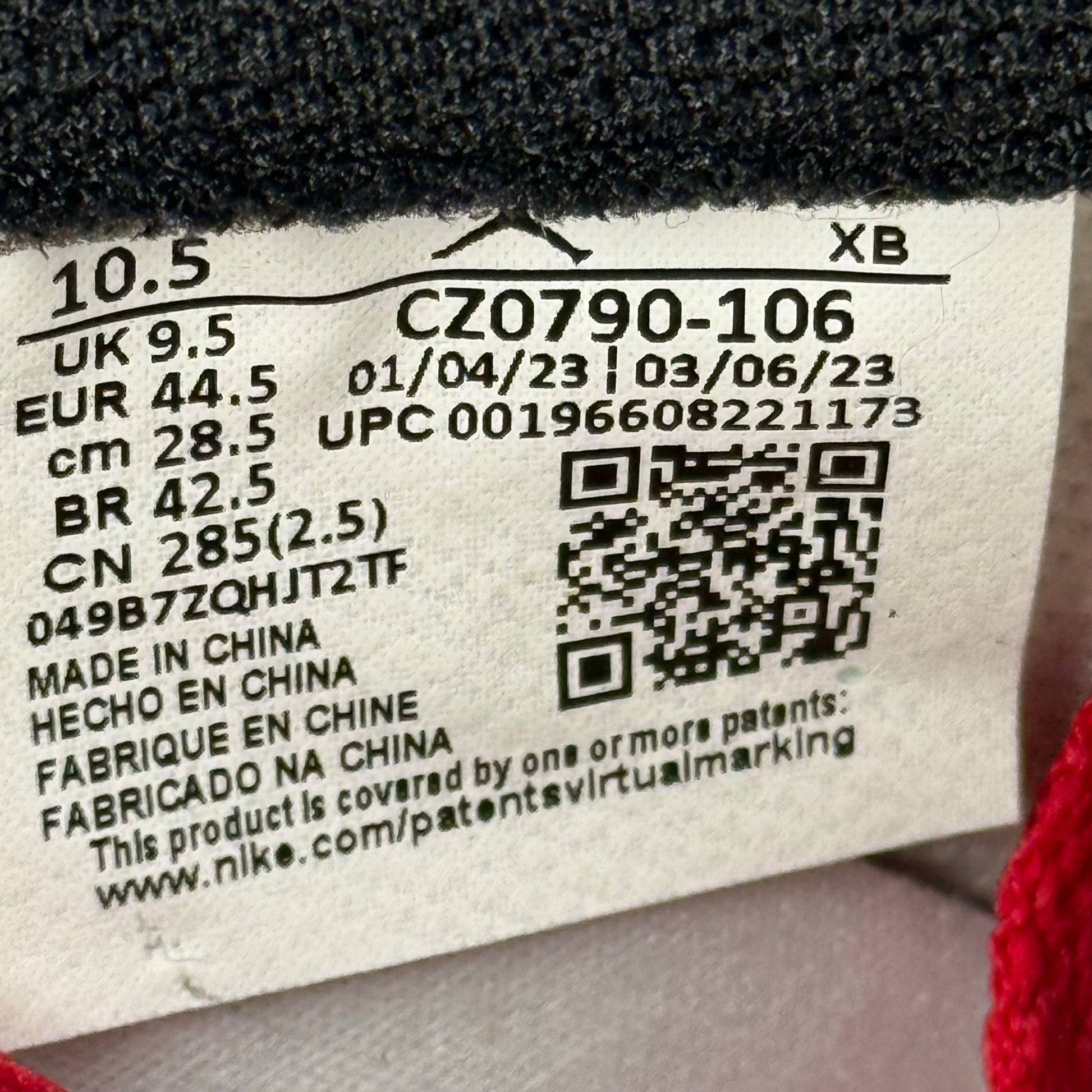 Jordan 1 Retro Low OG Black Toe (2023)