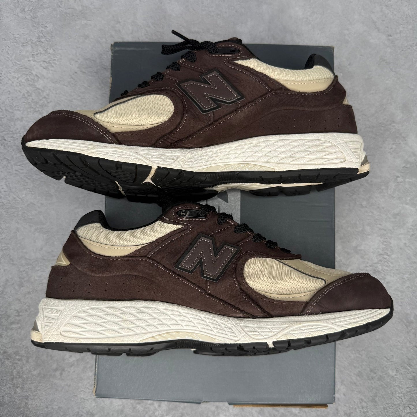 New Balance 2002R Gore - Tex Black Coffee *pre - owned* SIZE 11 - Kicks Collective PA - New Balance - M2002RXQ - Men's Shoes - 11M/12.5W - Pre - Owned