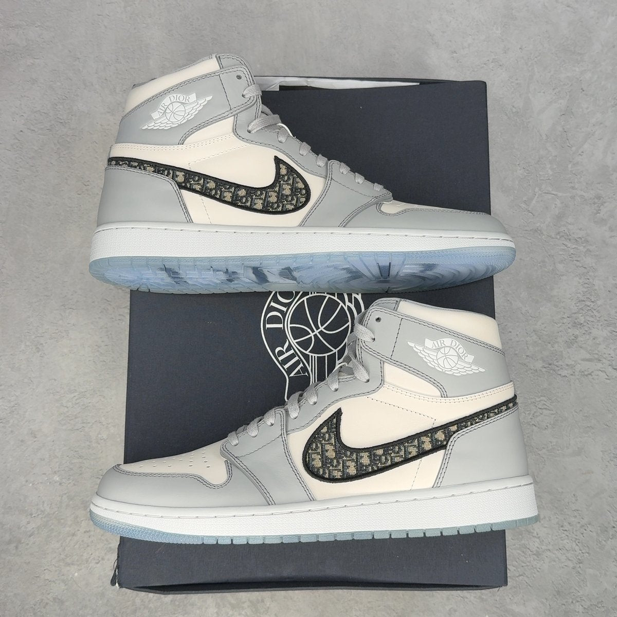 Jordan 1 Retro High Dior 11.5 (New) - front