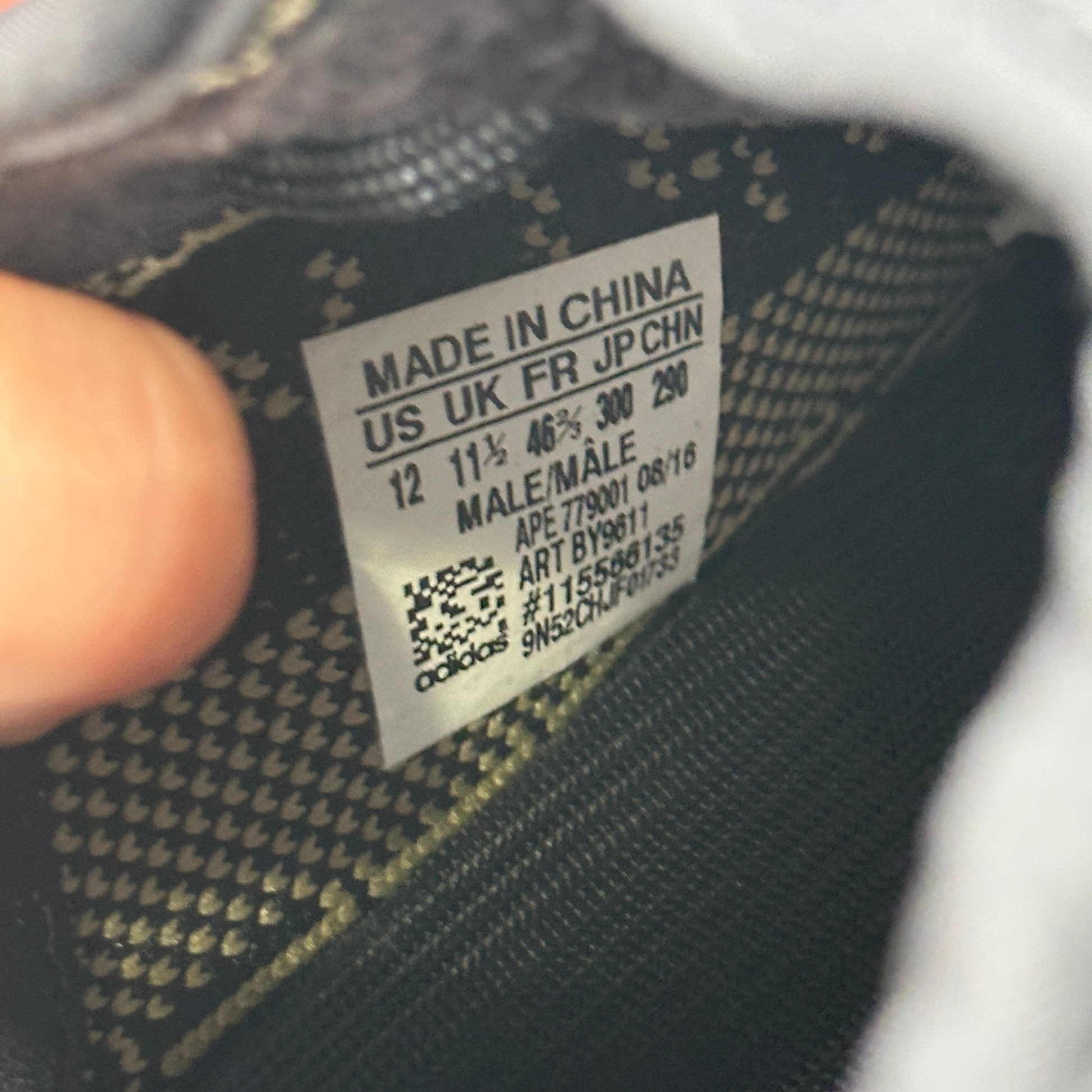 adidas Yeezy Boost 350 V2 Core Black Green VNDS *pre-owned* SIZE 12