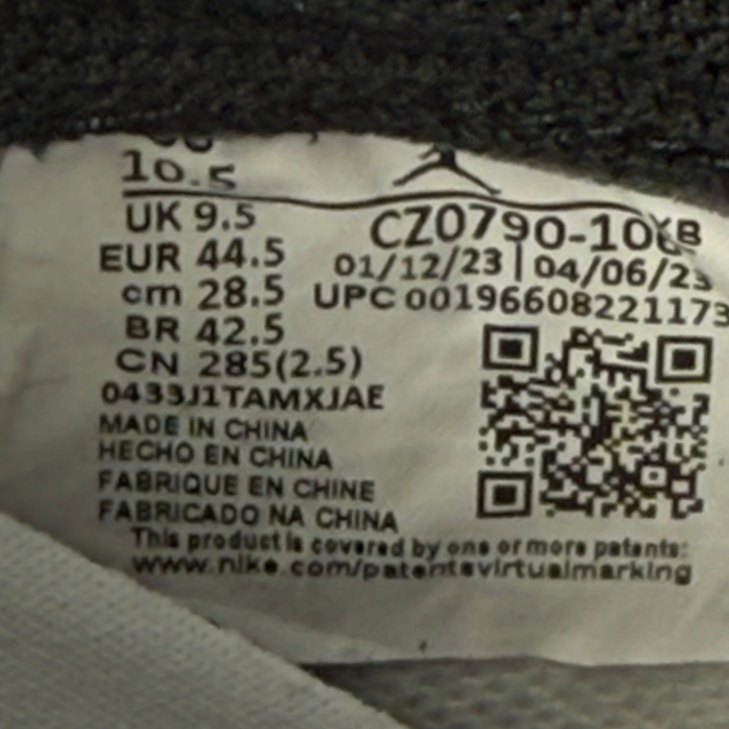 Jordan 1 Retro Low OG Black Toe (2023)