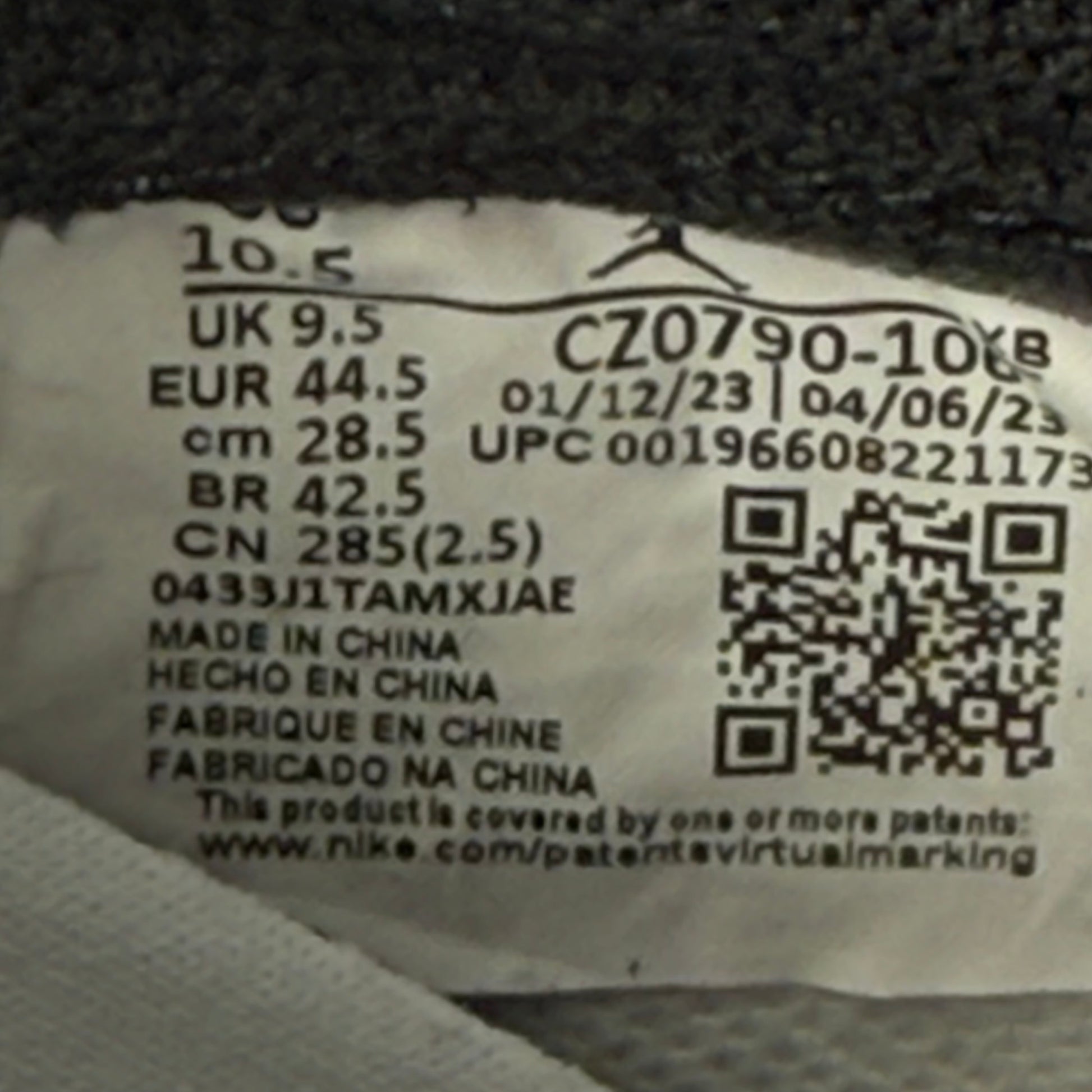 Jordan 1 Retro Low OG Black Toe (2023)