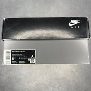 Jordan 10 Retro Seattle *pre-owned* SIZE 9