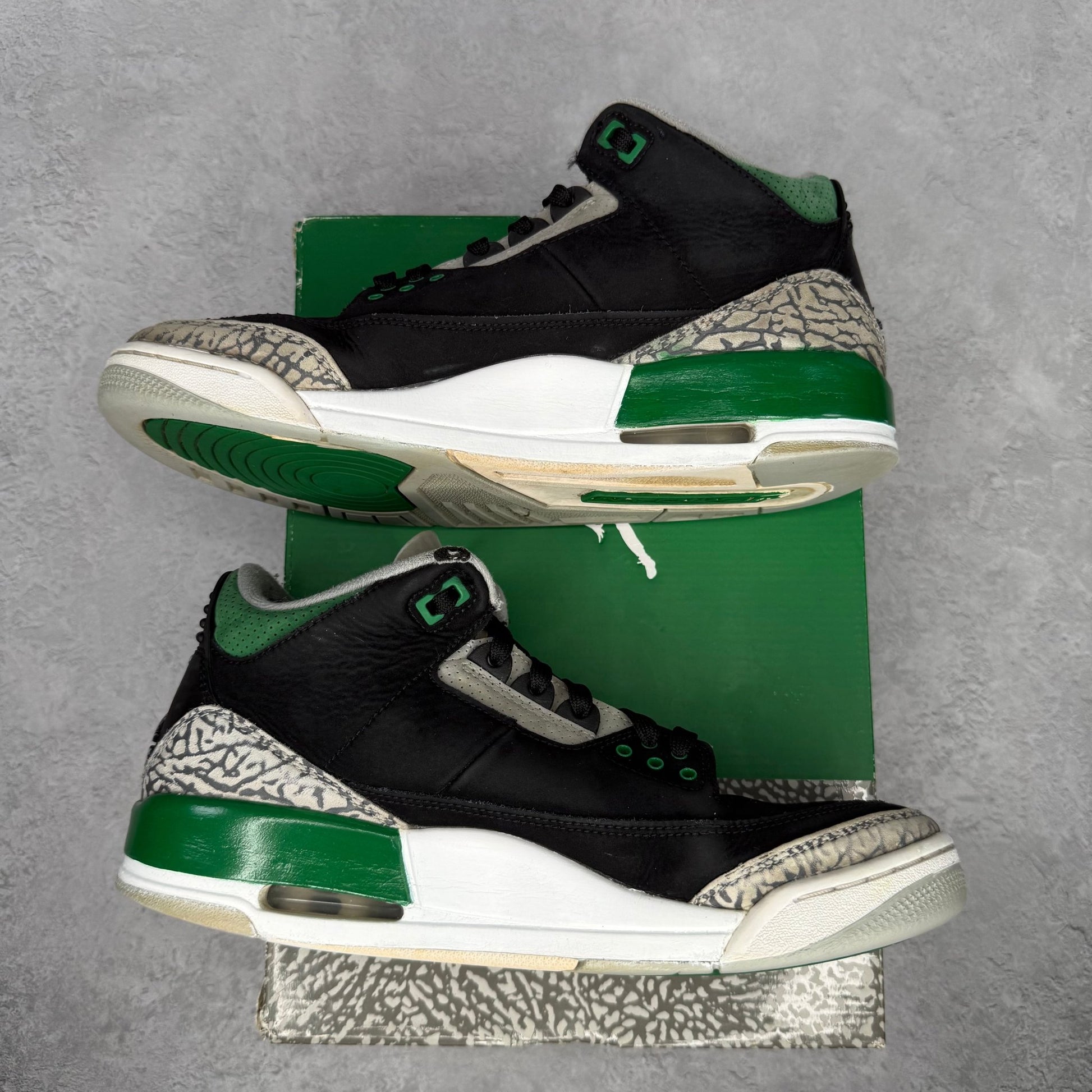 Jordan 3 Retro Pine Green *pre - owned* SIZE 9 - Kicks Collective PA - Jordan - CT8532 - 030 - Men's Shoes - 9M/10.5W - Pre - Owned