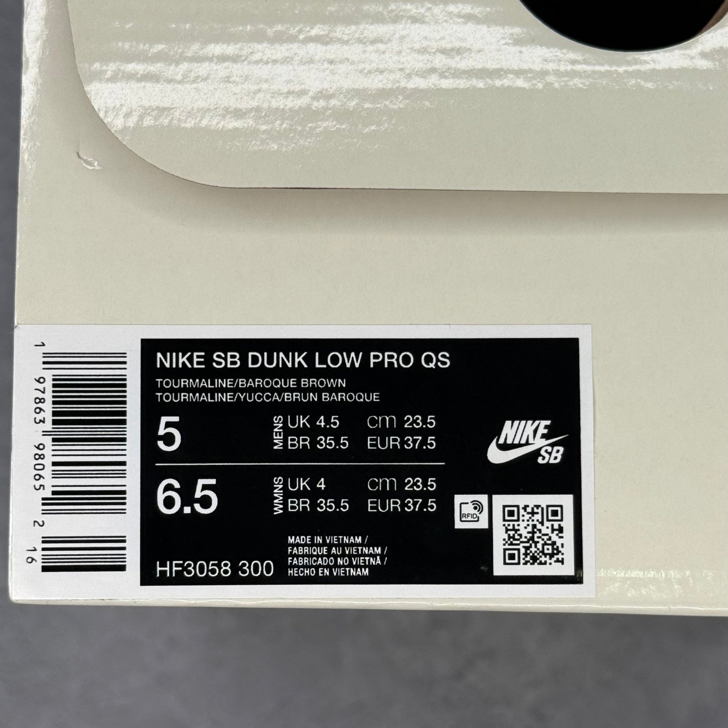 Nike SB Dunk Low Rodeo Tourmaline *pre - owned* SIZE 5 - Kicks Collective PA - Nike - HF3058 - 300 - Men's Shoes - 5M/6.5W - Pre - Owned