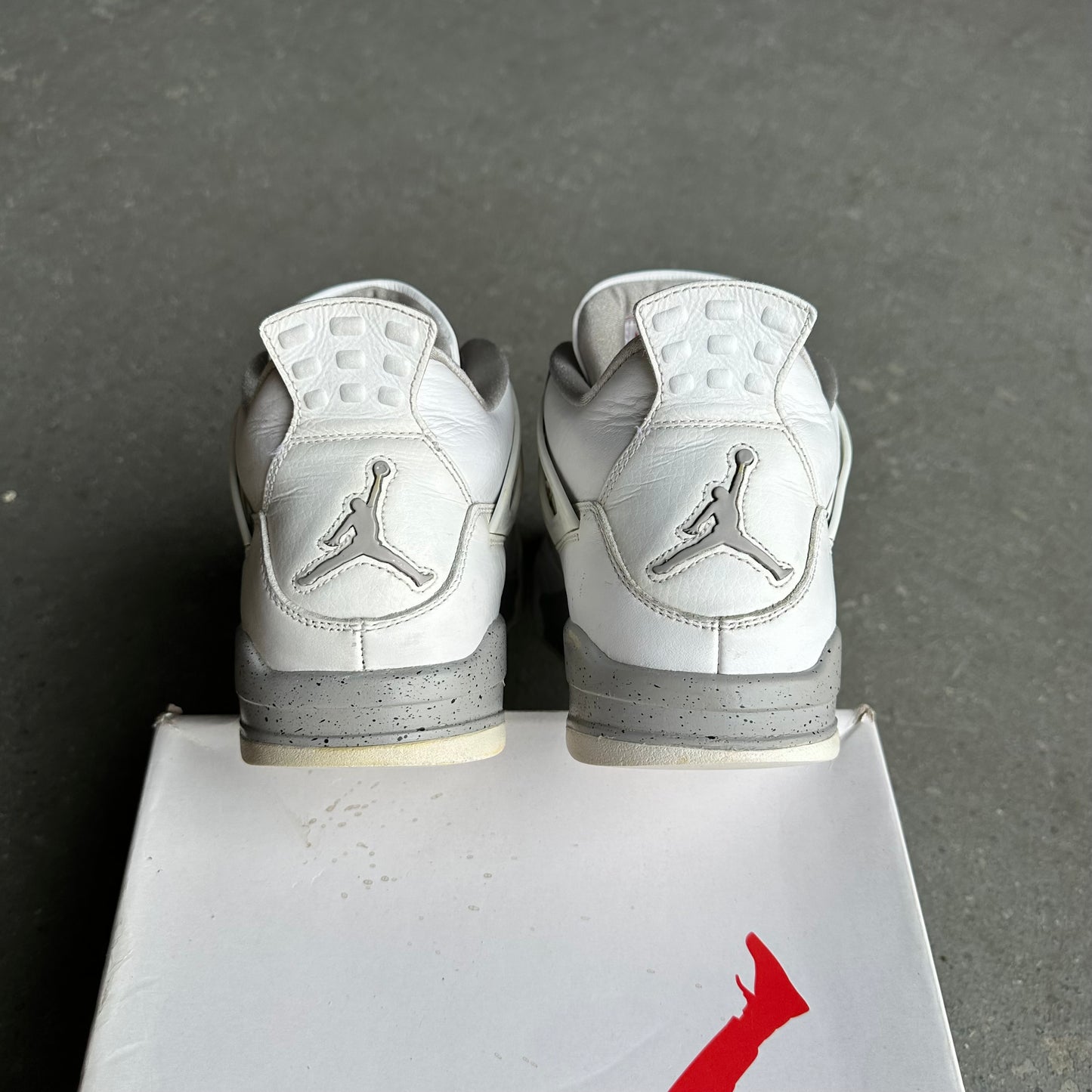 Jordan 4 Retro White Oreo (2021) *pre-owned* (SIZE 11)