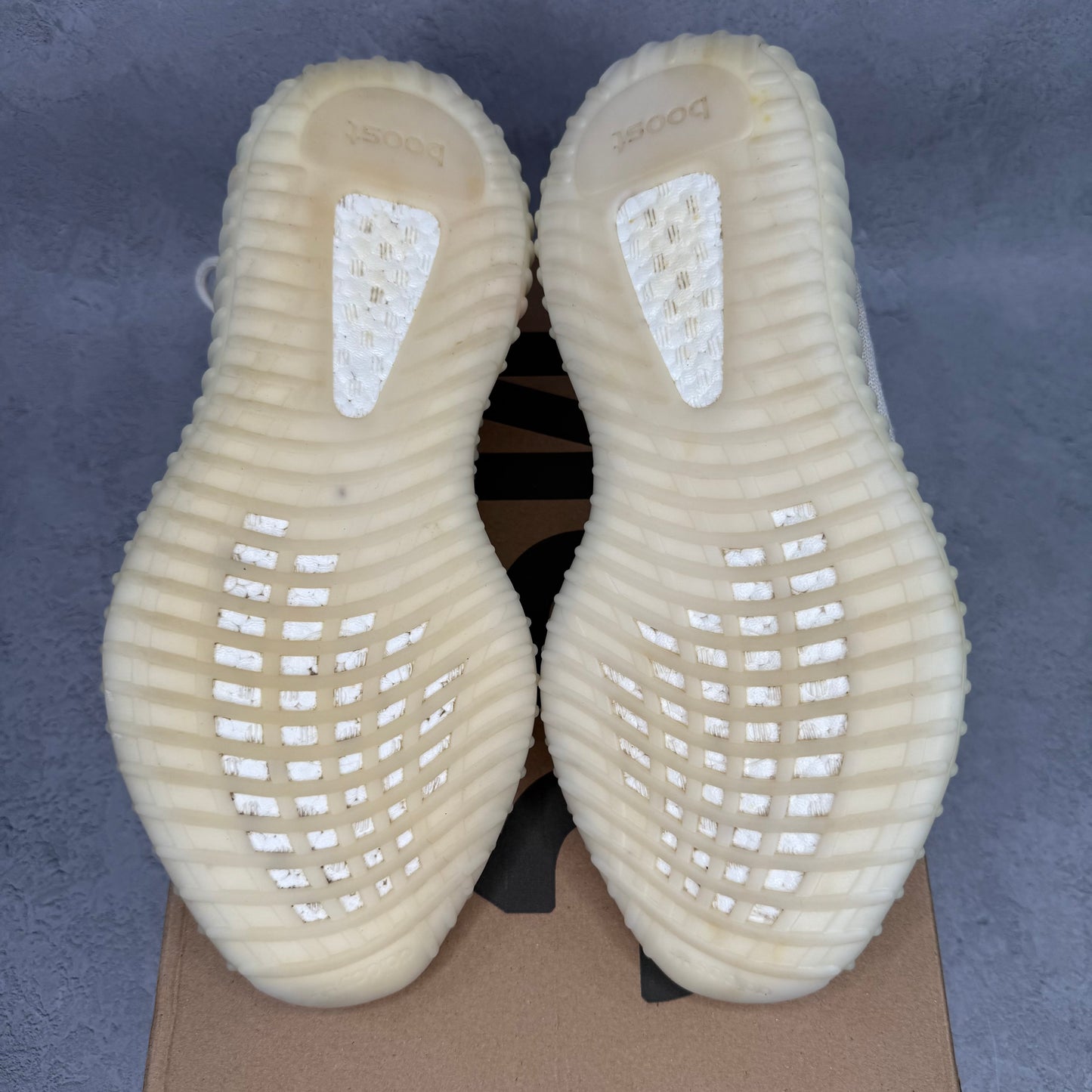 adidas Yeezy Boost 350 V2 Bone *pre-owned* SIZE 9.5