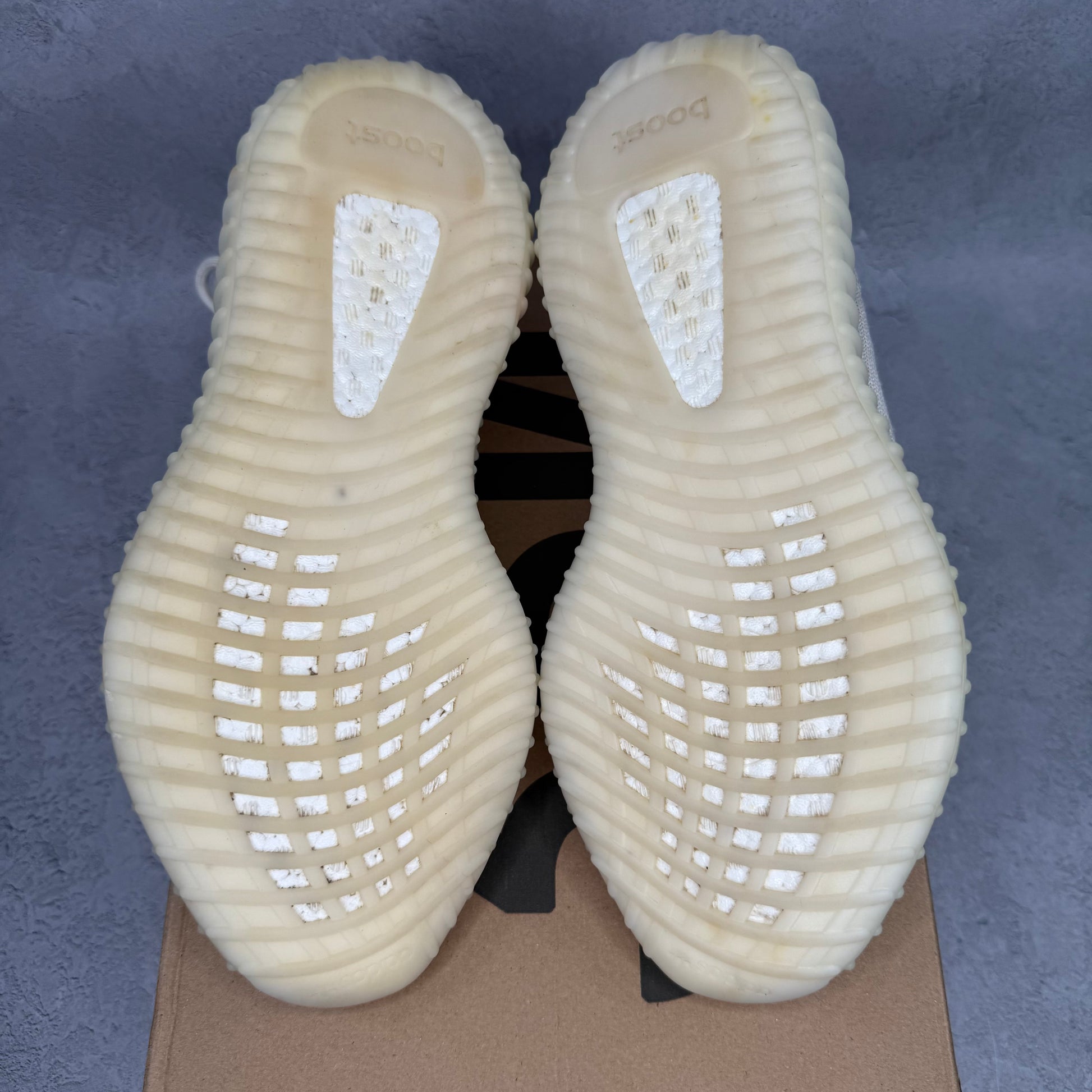 adidas Yeezy Boost 350 V2 Bone *pre-owned* SIZE 9.5