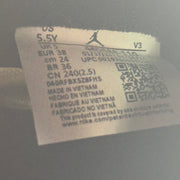Jordan 5 Retro Reverse Metallic (GS) *pre-owned* SIZE 5.5Y