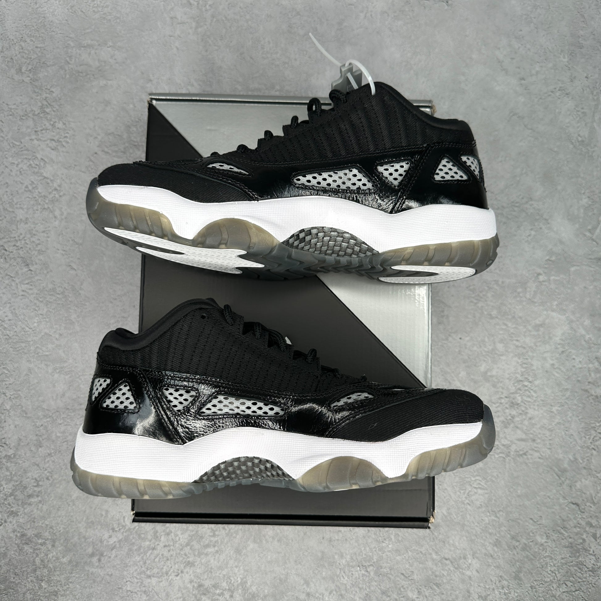 Jordan 11 Retro Low IE Craft Black White
