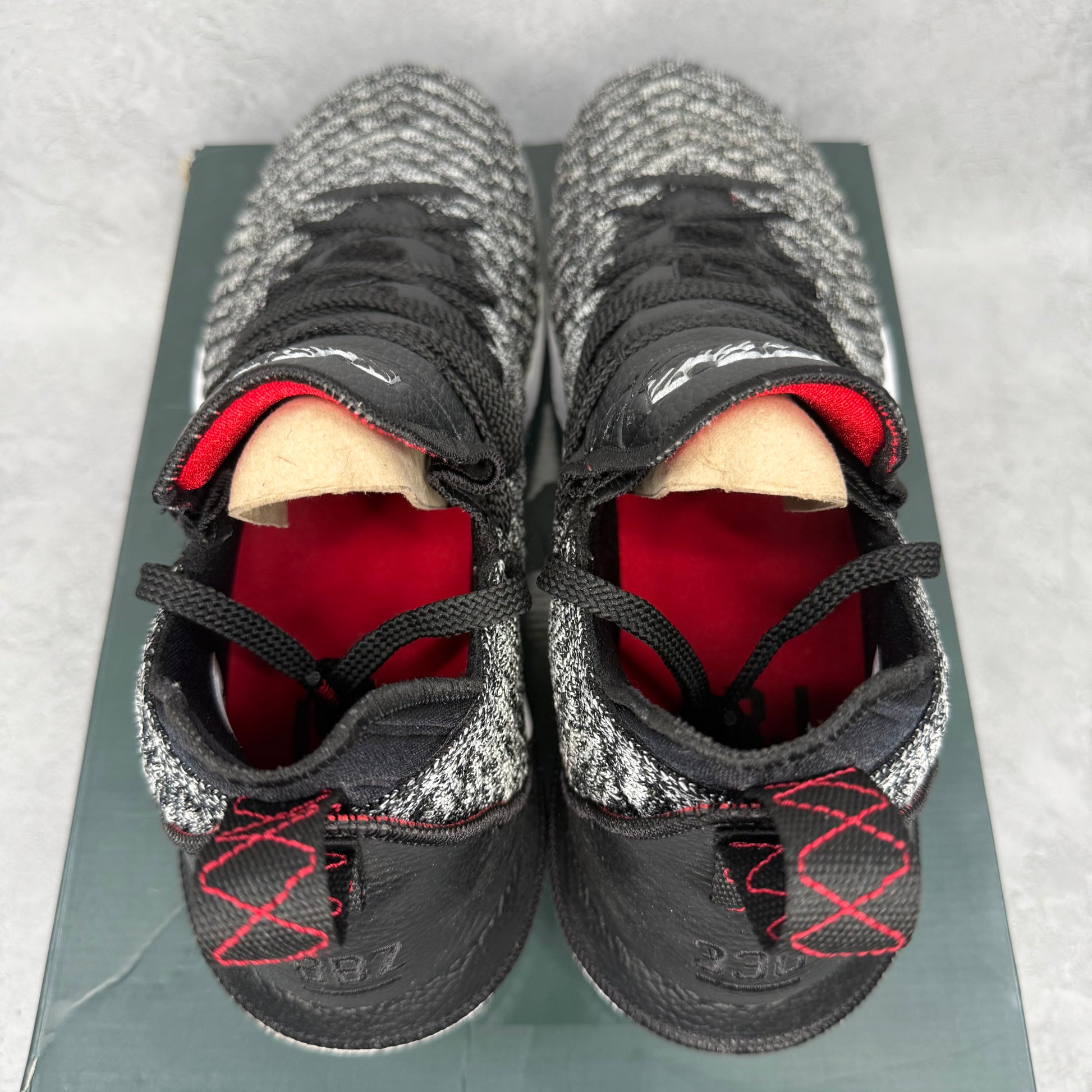 Nike LeBron 16 Oreo *pre-owned* SIZE 14