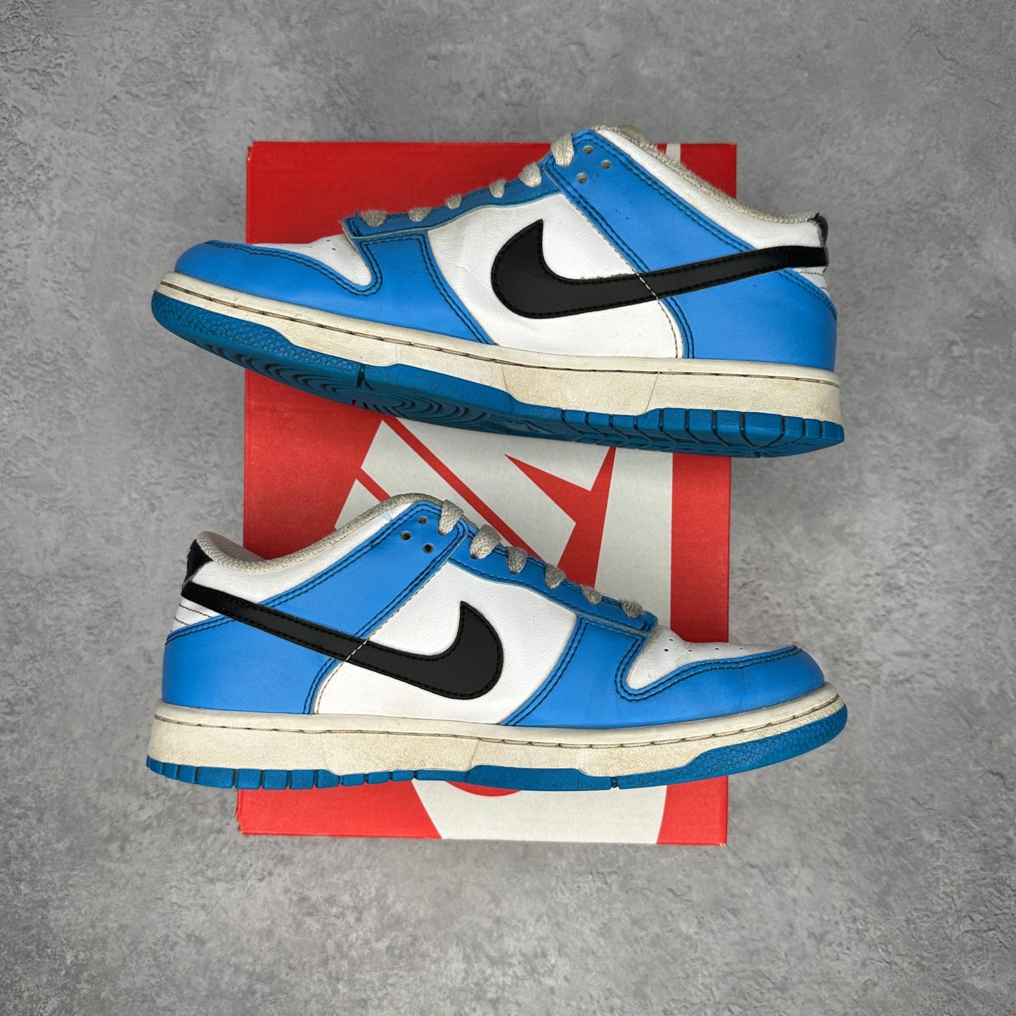 Nike Dunk Low Photo Blue (GS) *pre - owned* SIZE 6Y - Kicks Collective PA - Nike - FV7021 - 400 - Kid's Shoes - 6Y - Pre - Owned