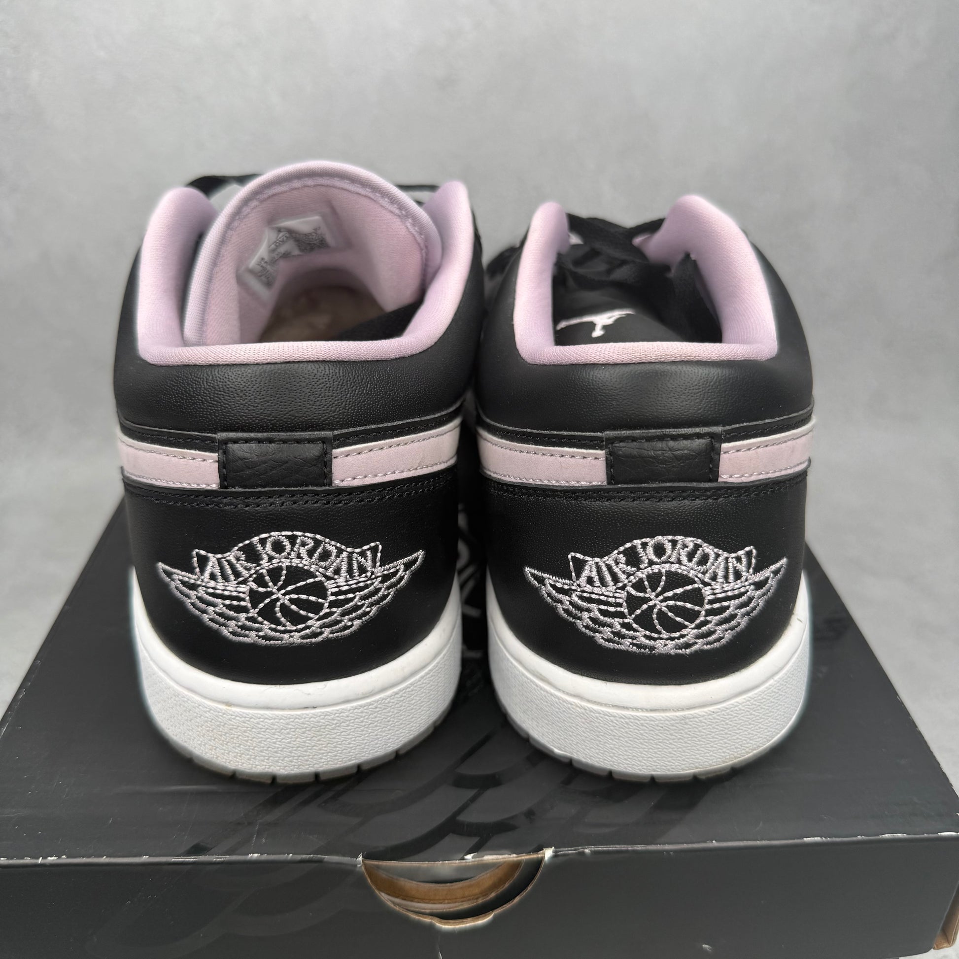 Jordan 1 Low SE Black Iced Lilac *pre-owned* SIZE 13