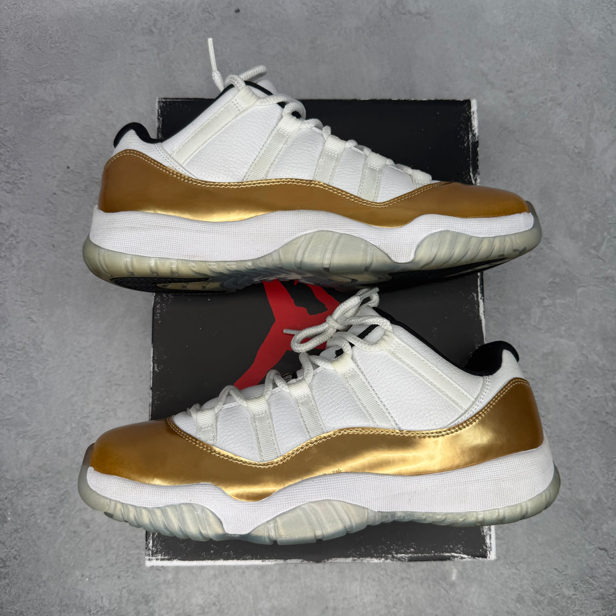 Jordan 11 Retro Low Closing Ceremony *pre-owned* SIZE 10