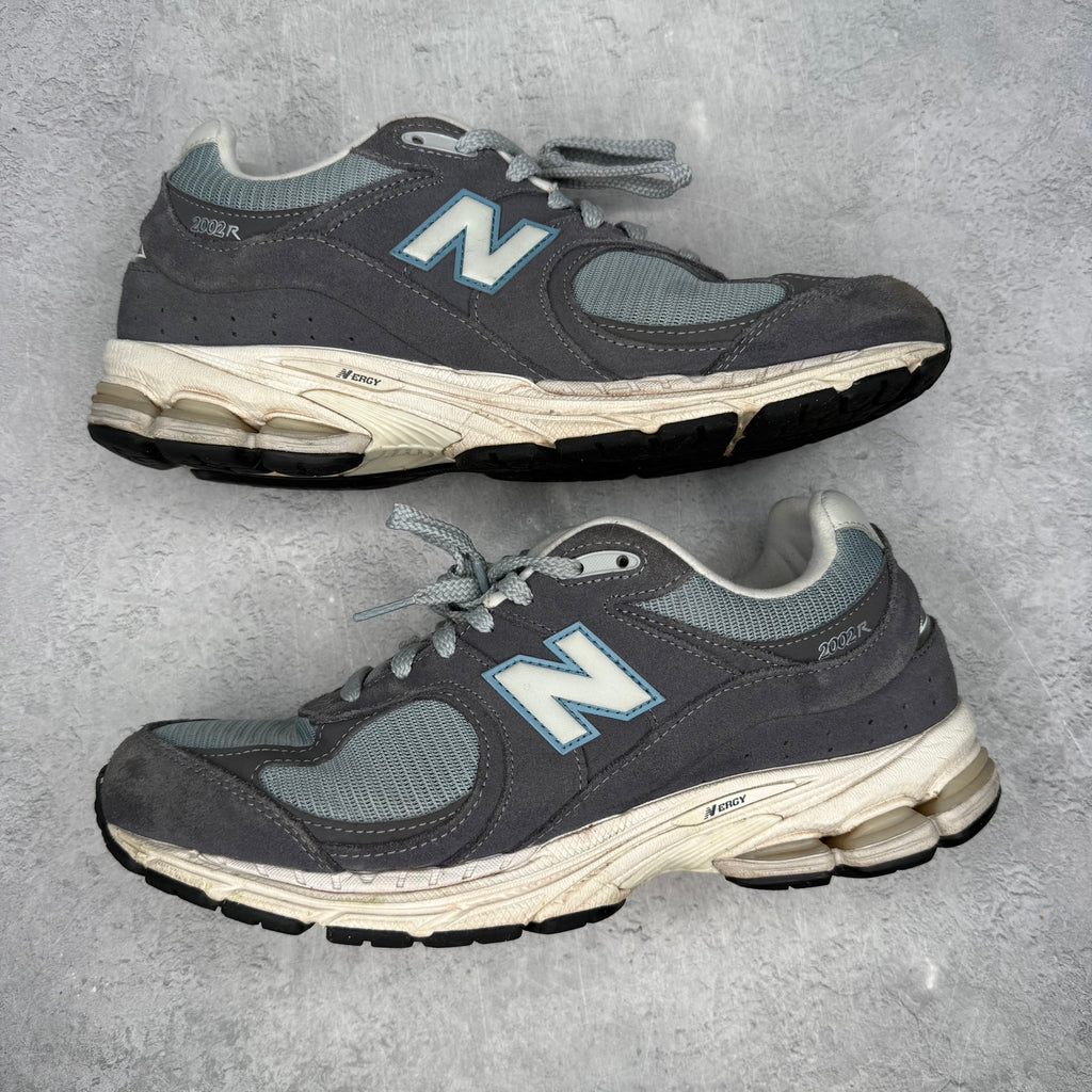 New Balance 2002R Magnent Lead *pre-owned* SIZE 11