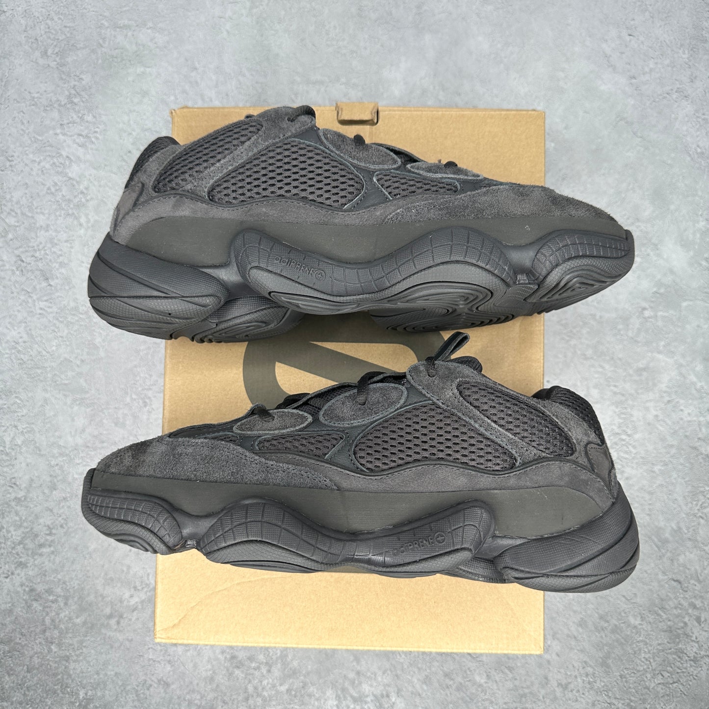 adidas Yeezy 500 Utility Black *pre-owned* SIZE 11.5