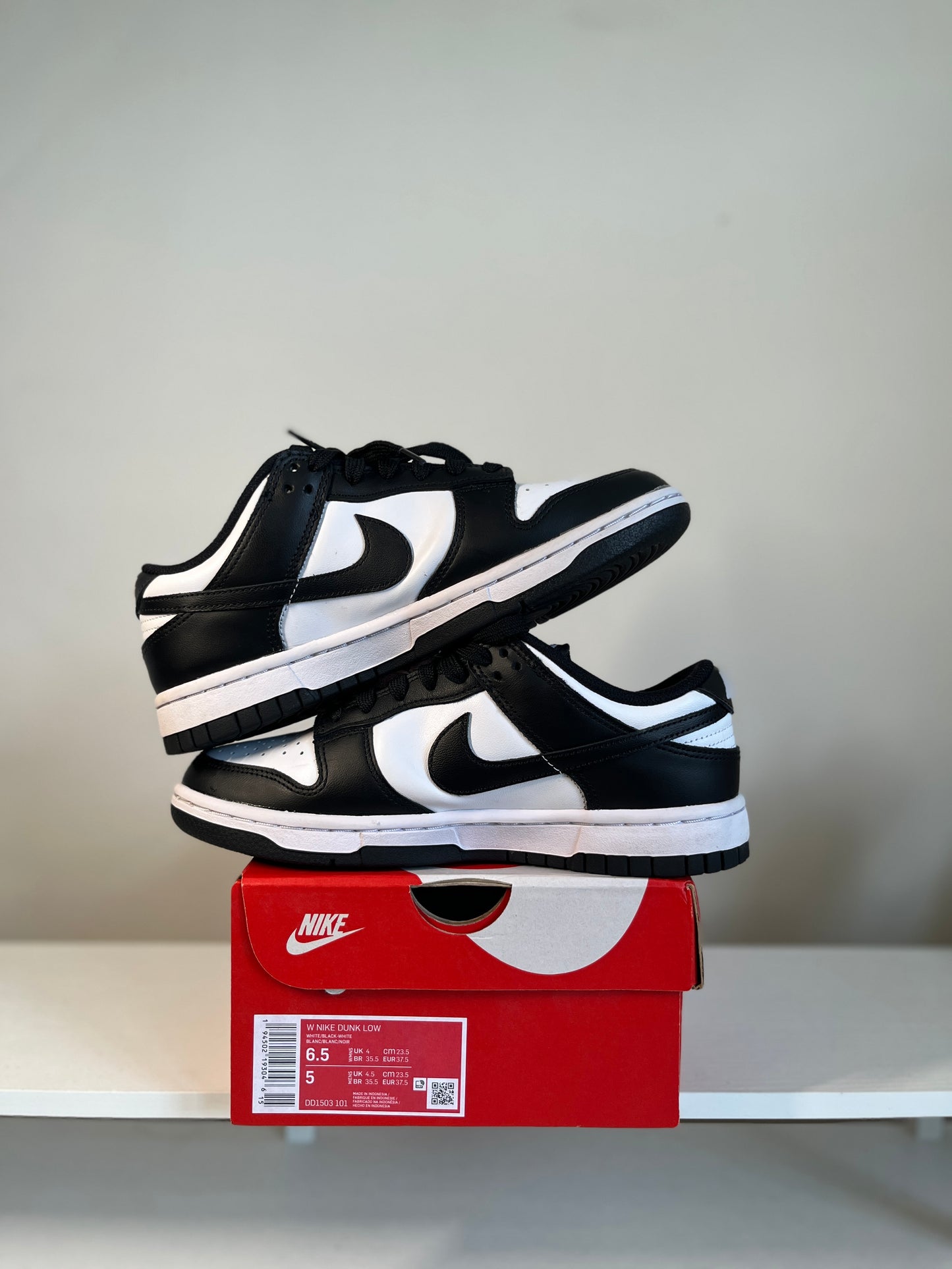 Nike Dunk Low Black White Panda (Womens) *pre-owned* (SIZE 5Y/6.5W)