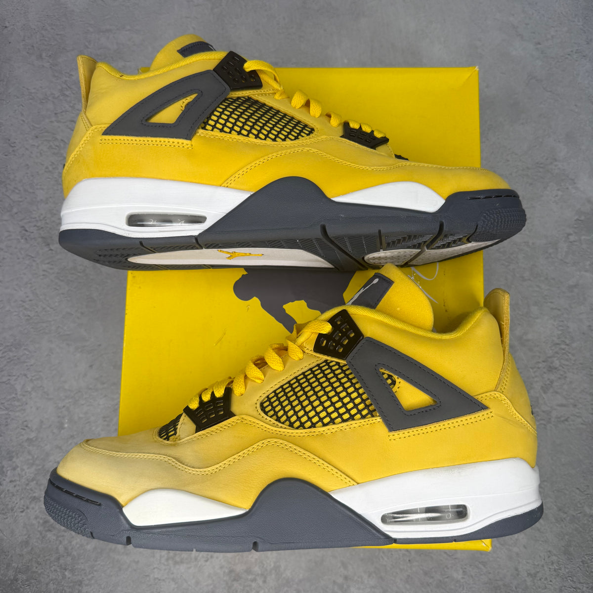 Jordan 4 Retro Lightning (2021) *pre-owned* SIZE 13