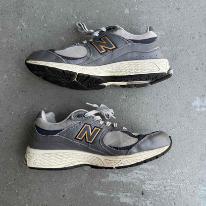 New Balance 2002R Castlerock *pre-owned* SIZE 10.5