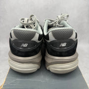 New Balance 990 Black *pre-owned* SIZE 7