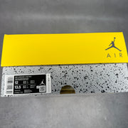 Jordan 4 Retro Lightning (2021) pre-owned size 12
