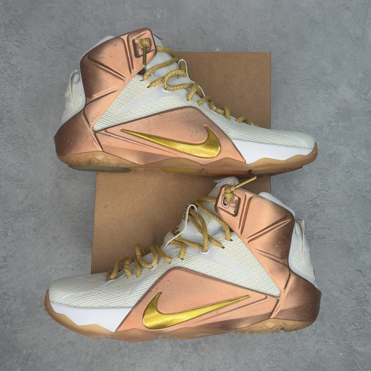 Nike LeBron 12 NikeiD Golden Crown 11 (Pre-Owned) - front