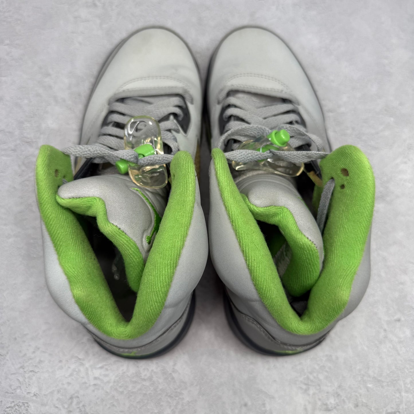 Jordan 5 Retro Green Bean (2022) *pre-owned* SIZE 8