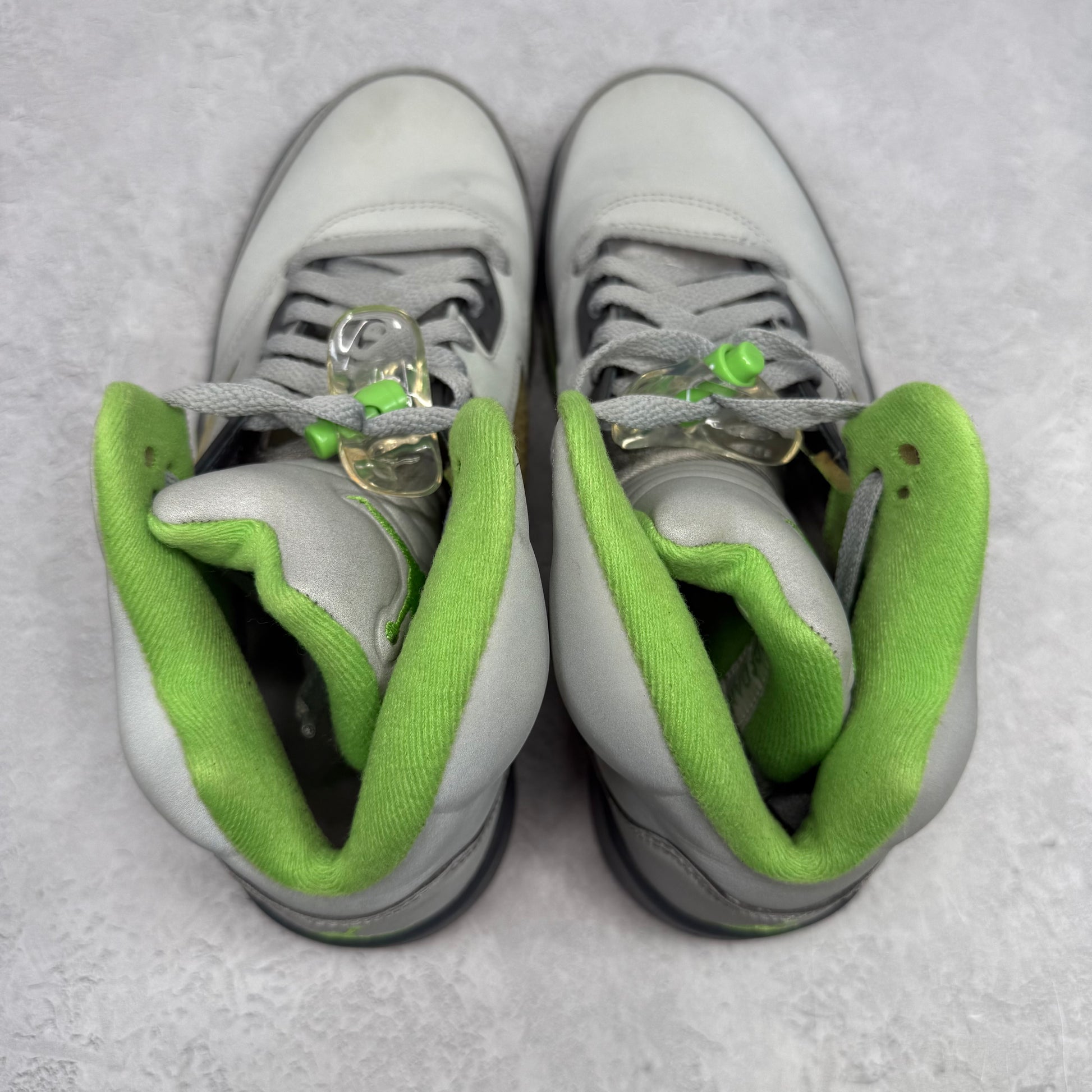 Jordan 5 Retro Green Bean (2022) *pre-owned* SIZE 8