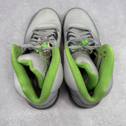 Jordan 5 Retro Green Bean (2022) *pre-owned* SIZE 8