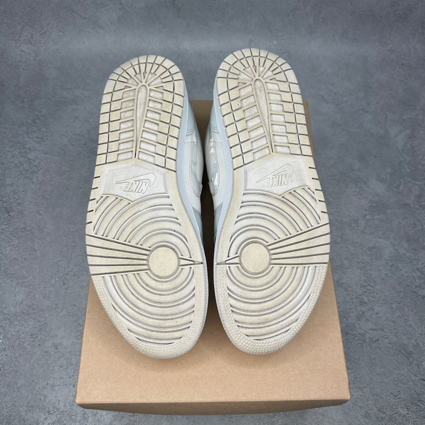 Jordan 1 Low White Camo *pre-owned* SIZE 10.5