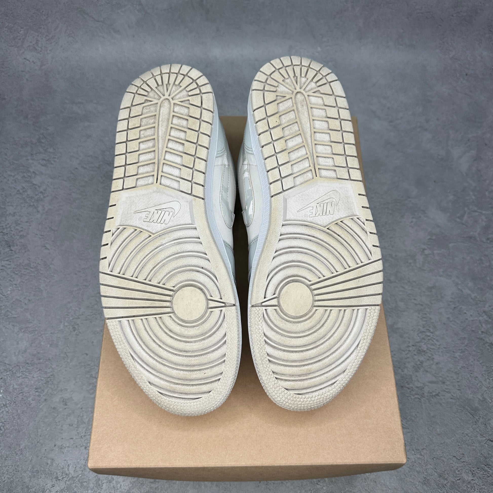 Jordan 1 Low White Camo *pre-owned* SIZE 10.5