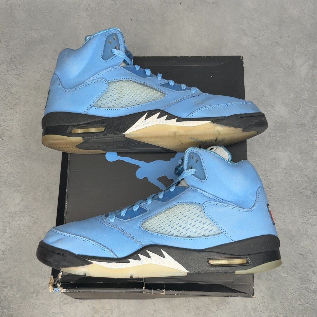 Jordan 5 Retro UNC University Blue - Image 1