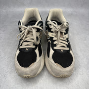 New Balance 2002R Black Beige Tan *pre-owned* SIZE 7.5
