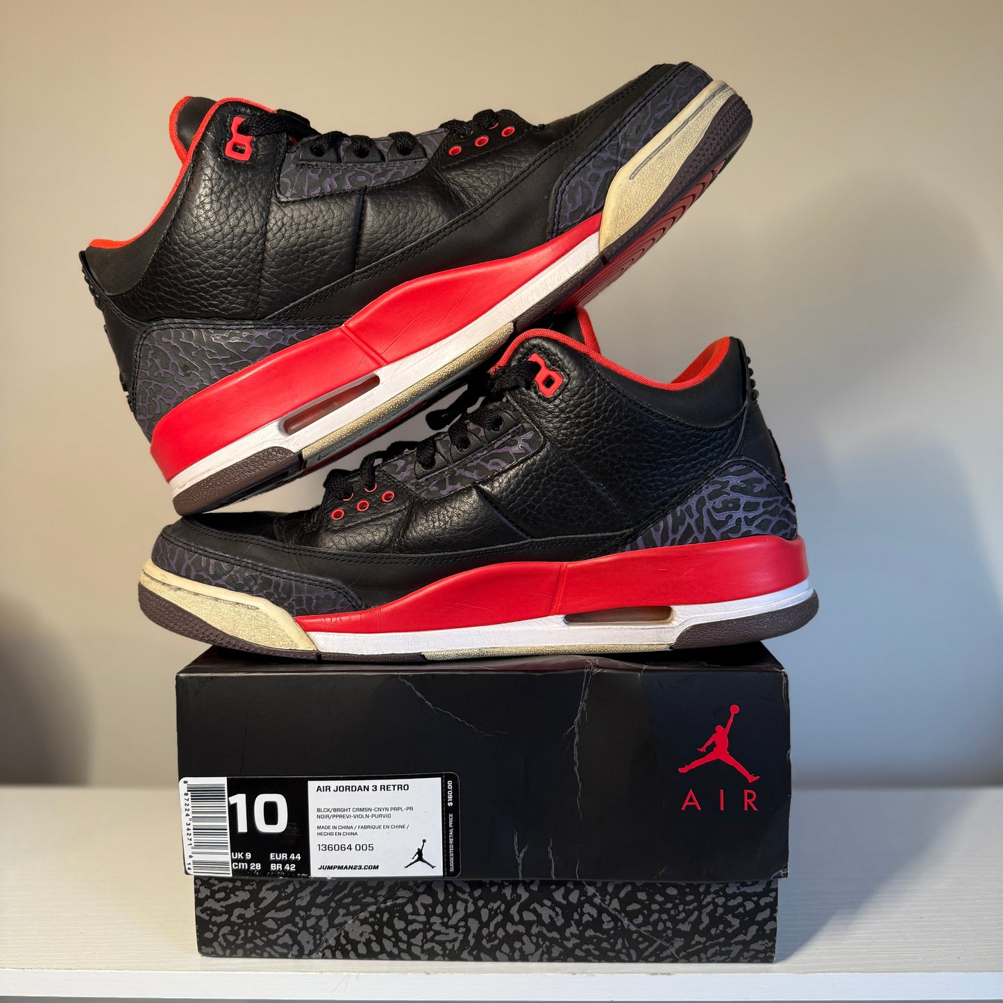 Jordan 3 Retro Crimson *pre-owned* (SIZE 10)