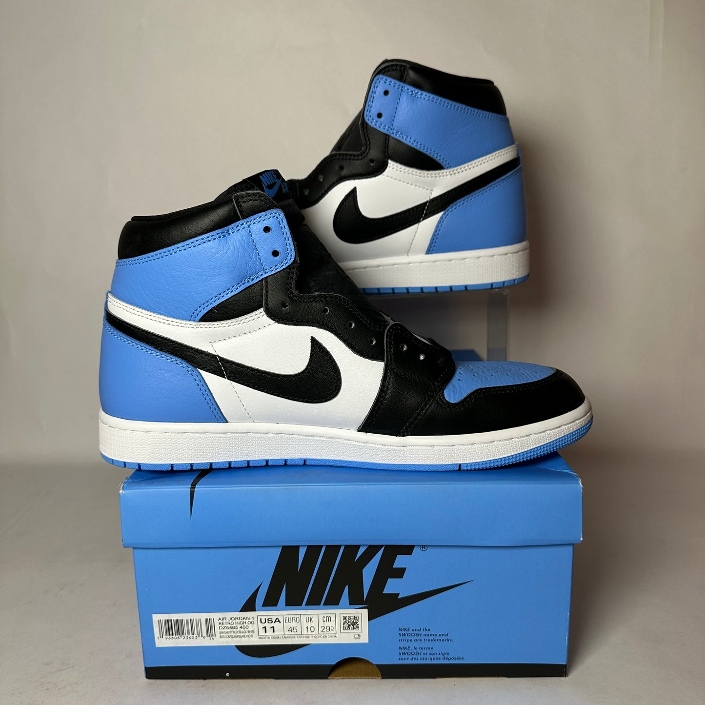 Jordan 1 Retro High OG UNC Toe *pre-owned* (PADS) (SIZE 11)