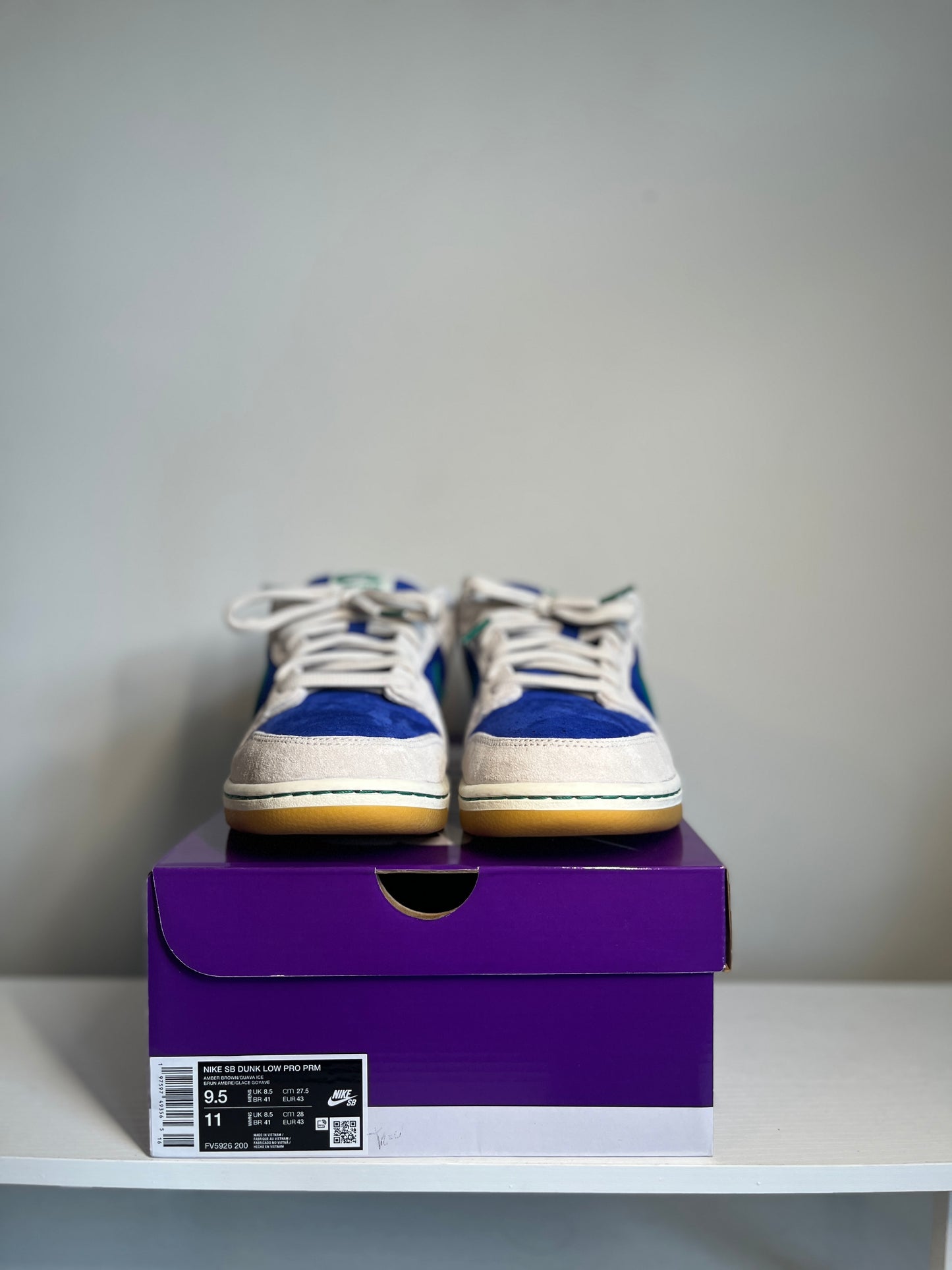 Nike SB Dunk Low Hyper Royal Malachite *pre-owned* (SIZE 9.5)