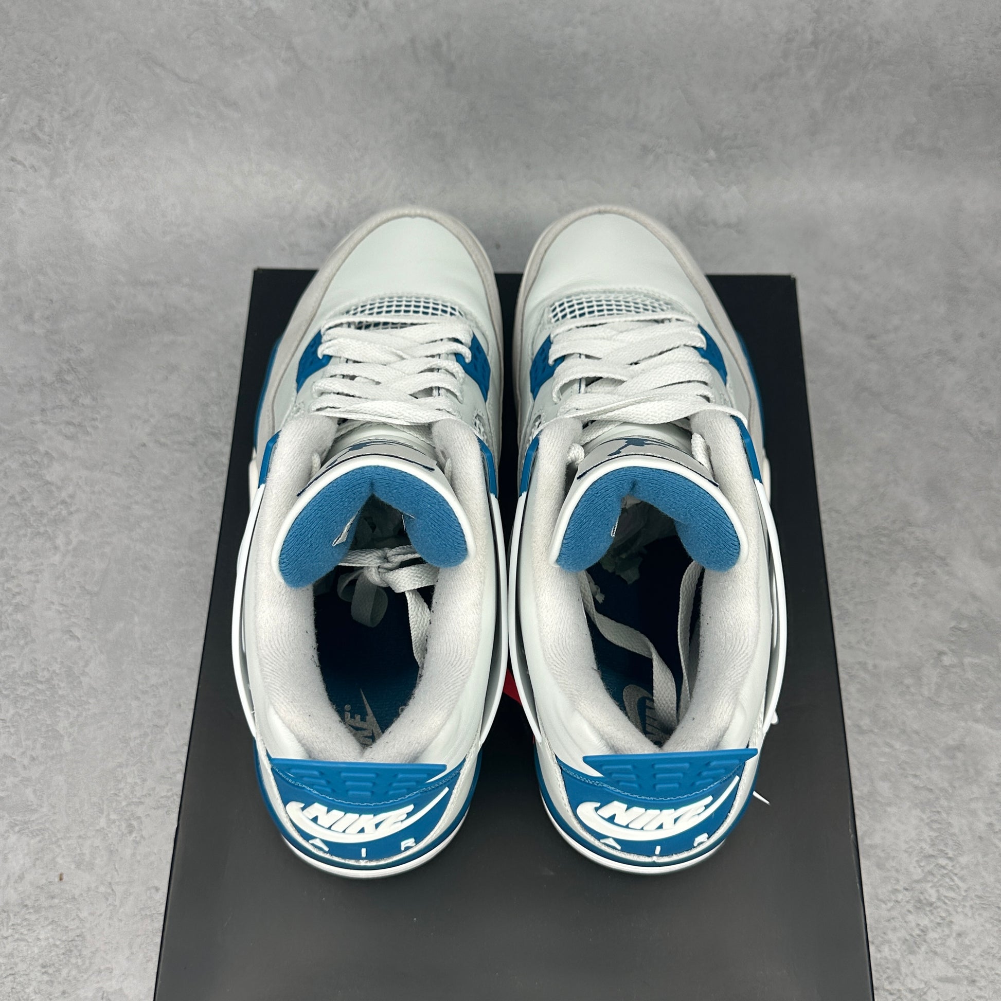 Jordan 4 Retro Military Blue (2024)  *pre-owned* SIZE 12